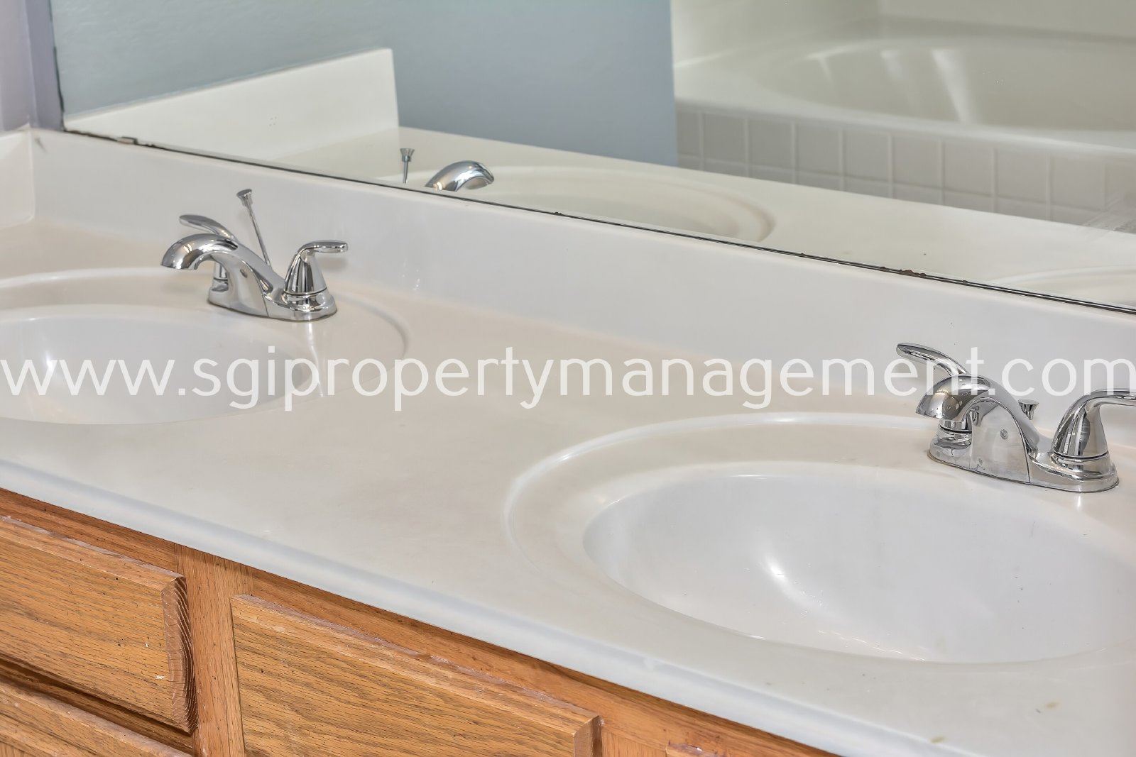 Fantastic 3 bedroom with 2 Living and 2 dining rooms property image