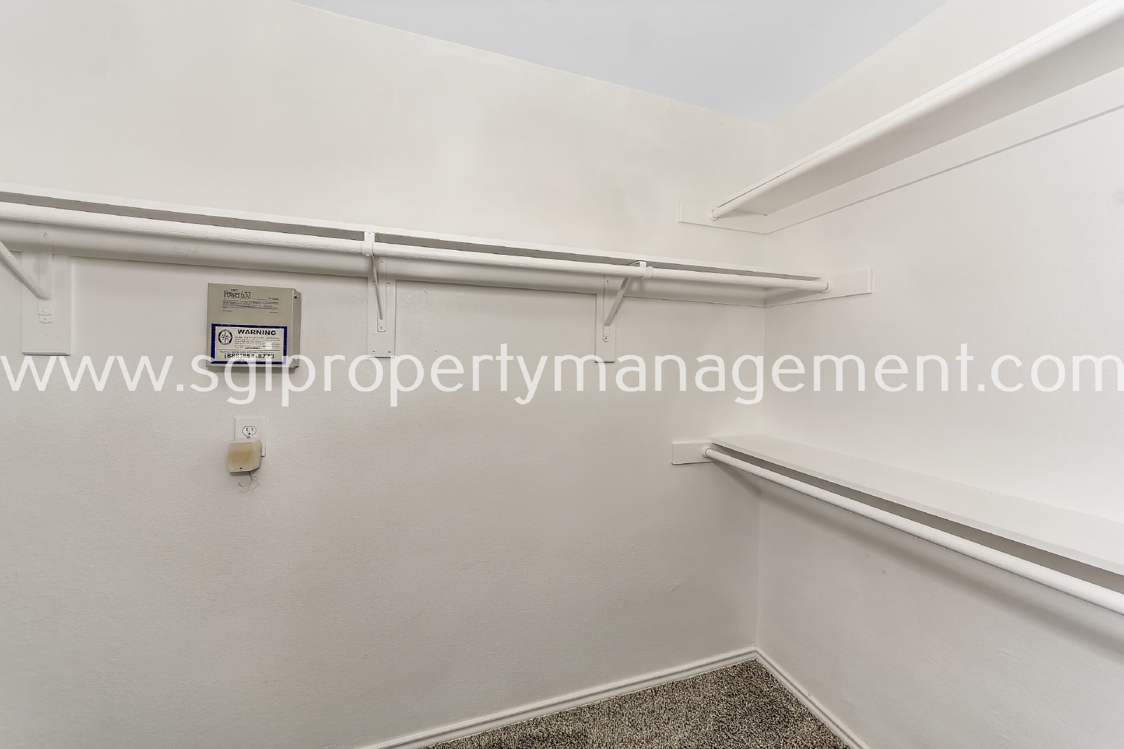 Fantastic 3 bedroom with 2 Living and 2 dining rooms property image