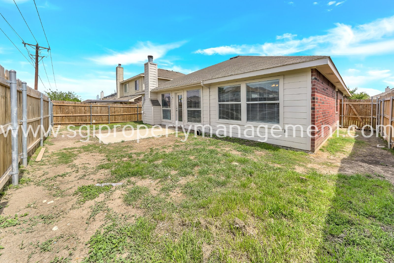 Fantastic 3 bedroom with 2 Living and 2 dining rooms property image