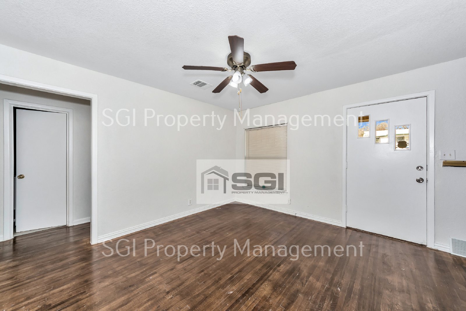 Remodeled 2 bedroom ready for Move-in! property image