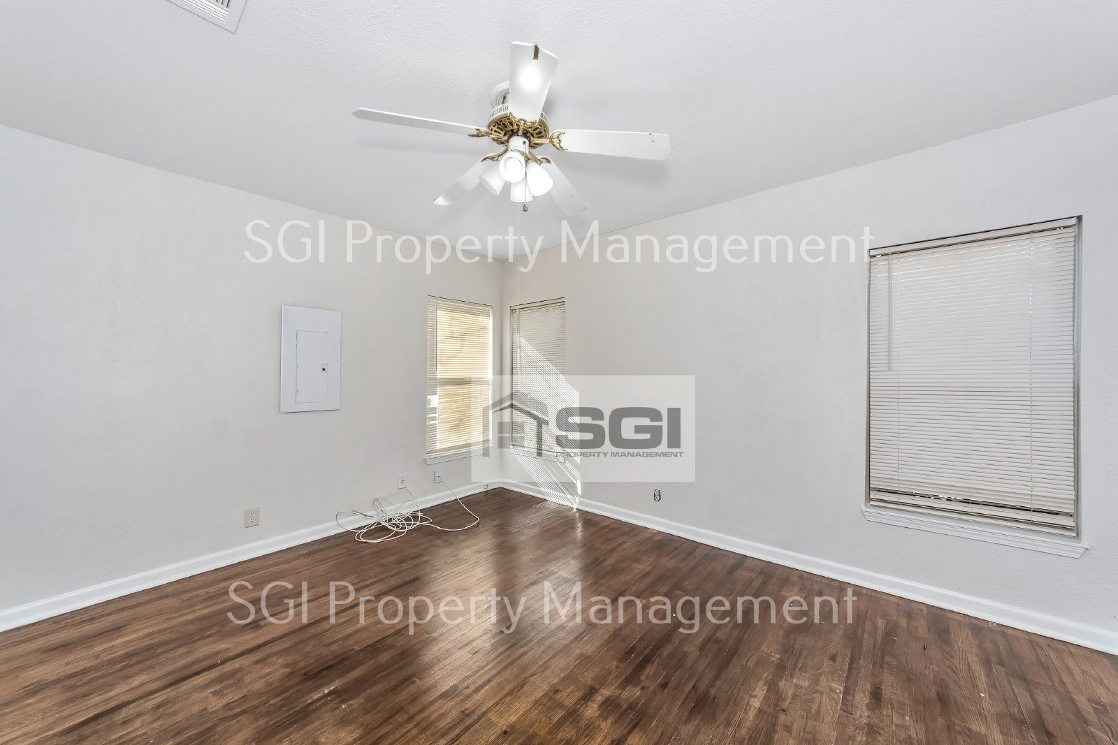 Remodeled 2 bedroom ready for Move-in! property image