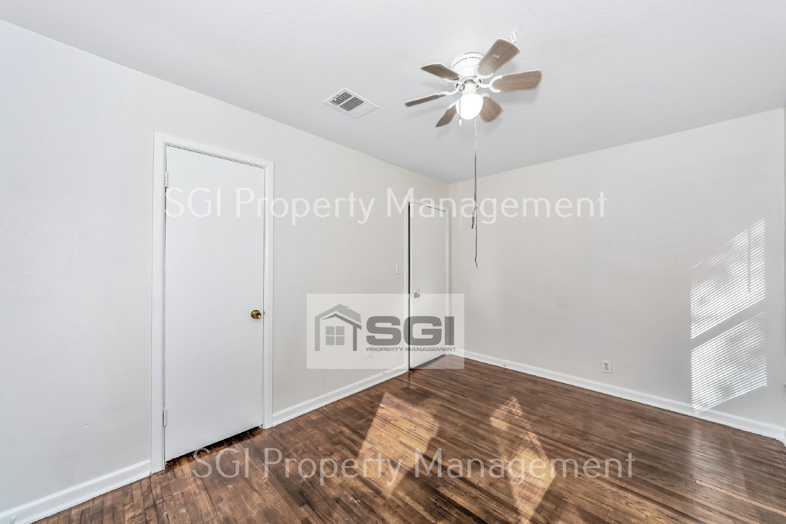 Remodeled 2 bedroom ready for Move-in! property image