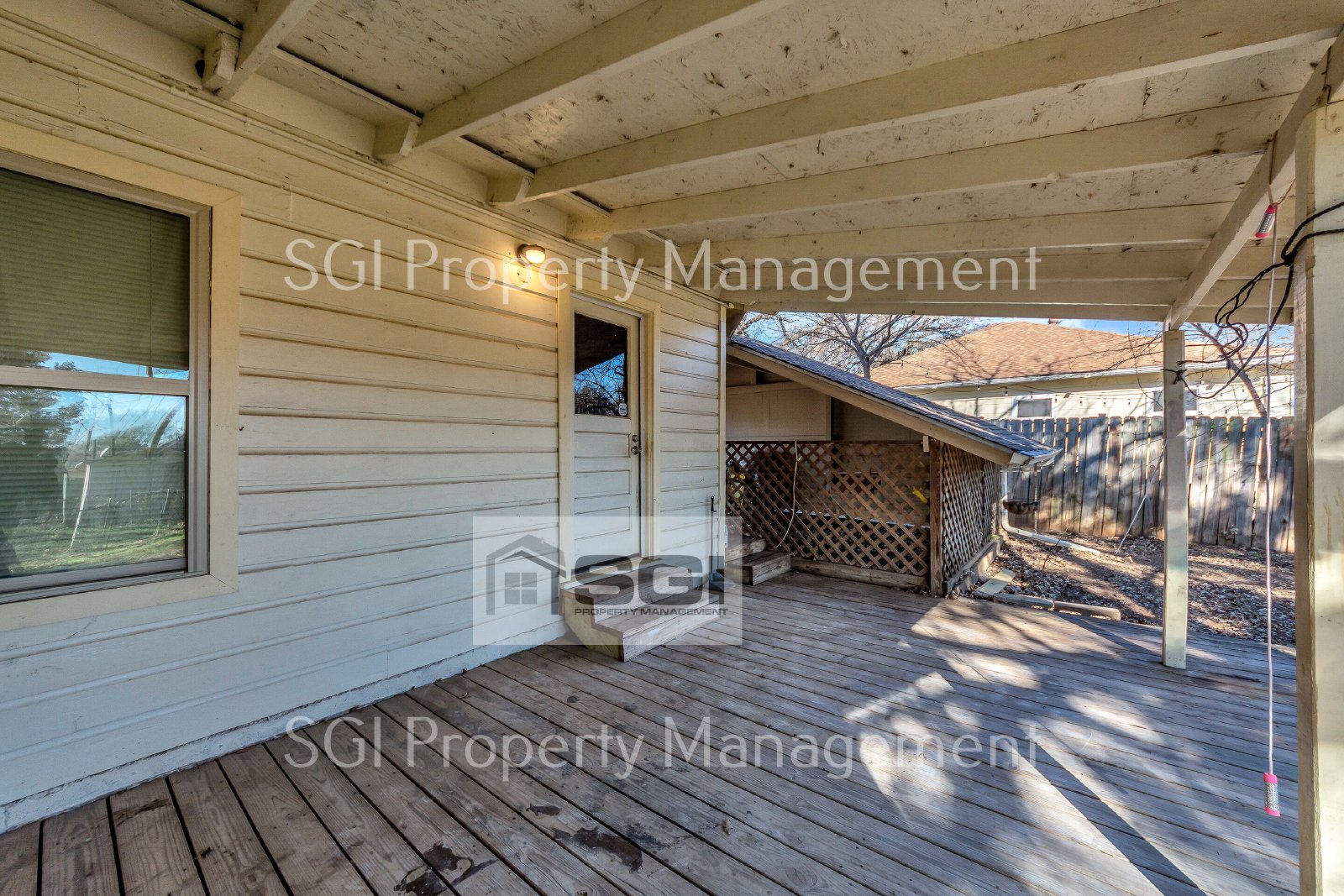 Remodeled 2 bedroom ready for Move-in! property image