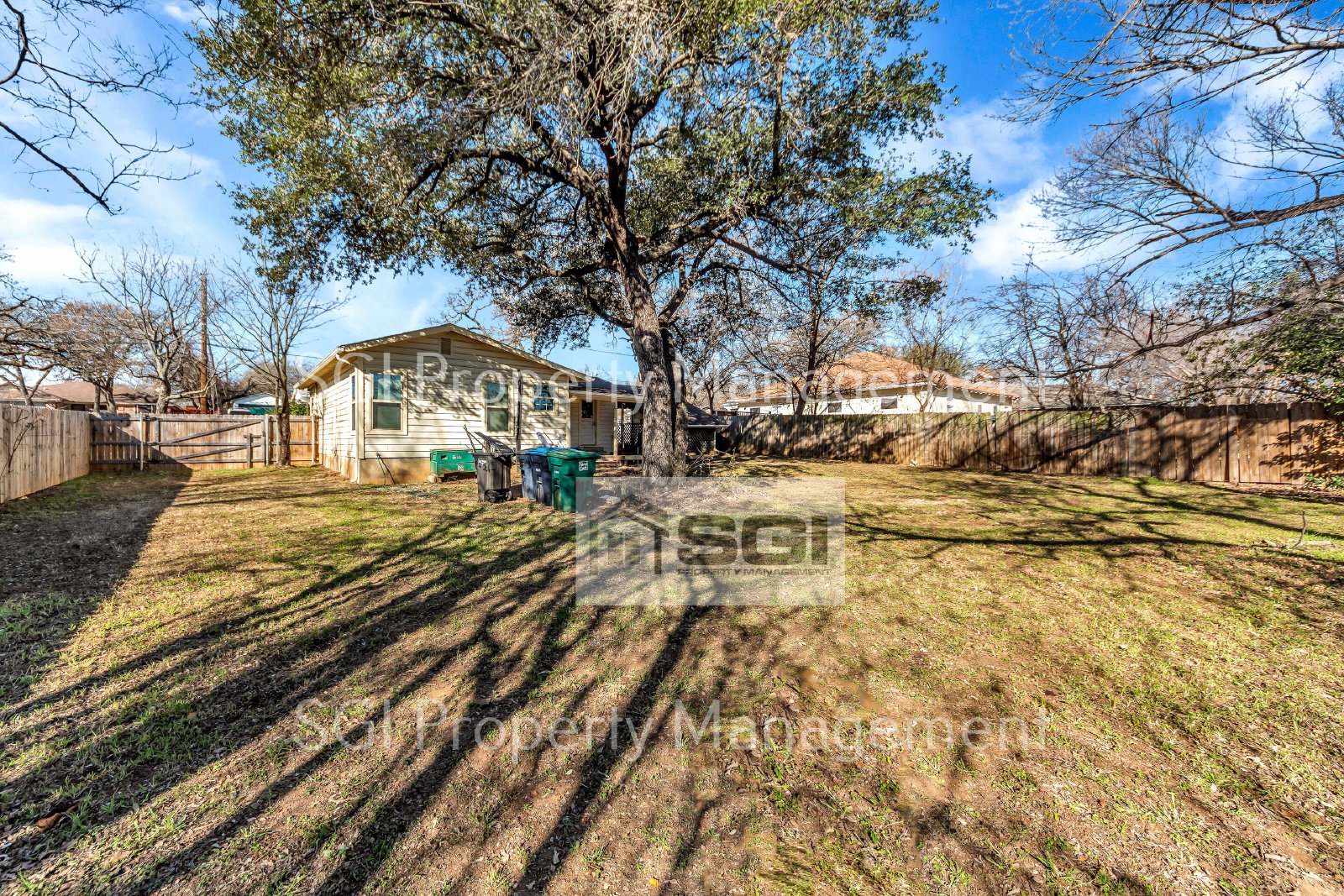 Remodeled 2 bedroom ready for Move-in! property image