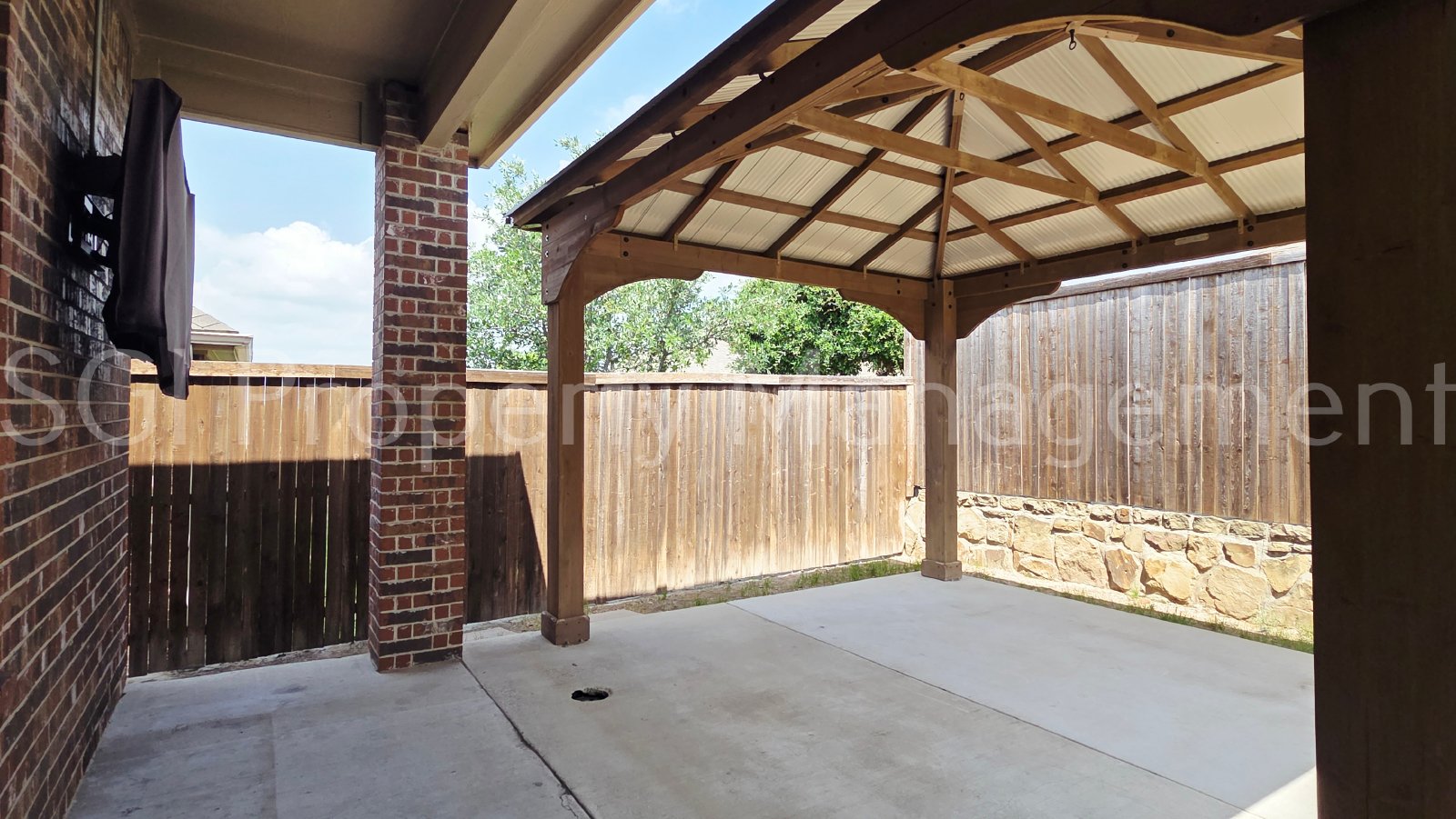 Gorgeous home ready for move in property image