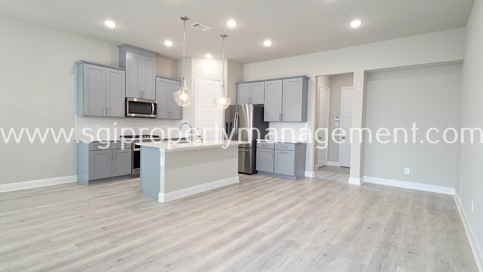 Gorgeous townhome ready for move in property image