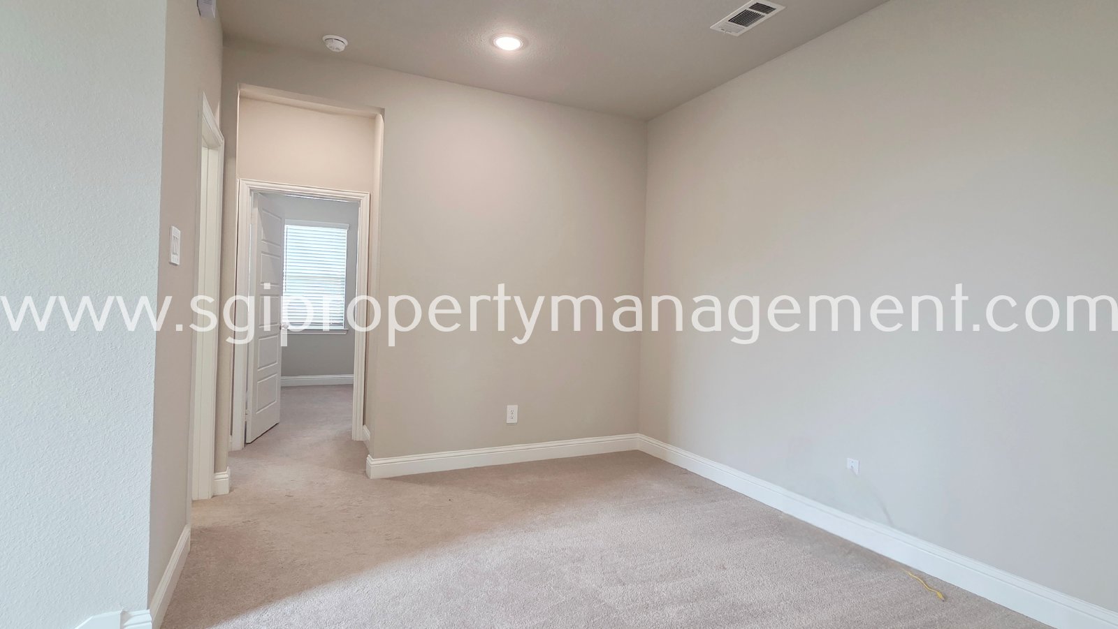 Gorgeous townhome ready for move in property image