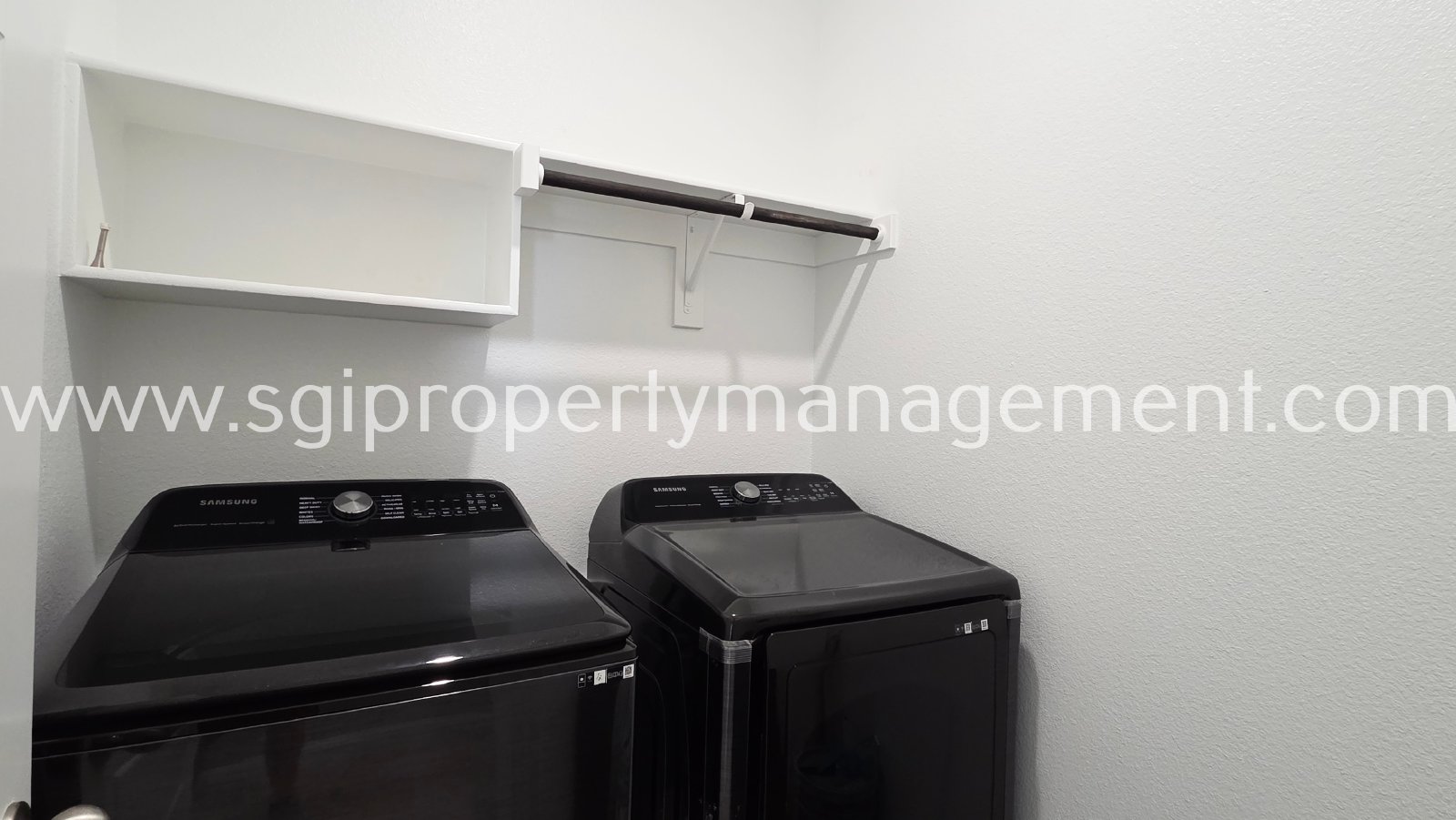 Gorgeous townhome ready for move in property image