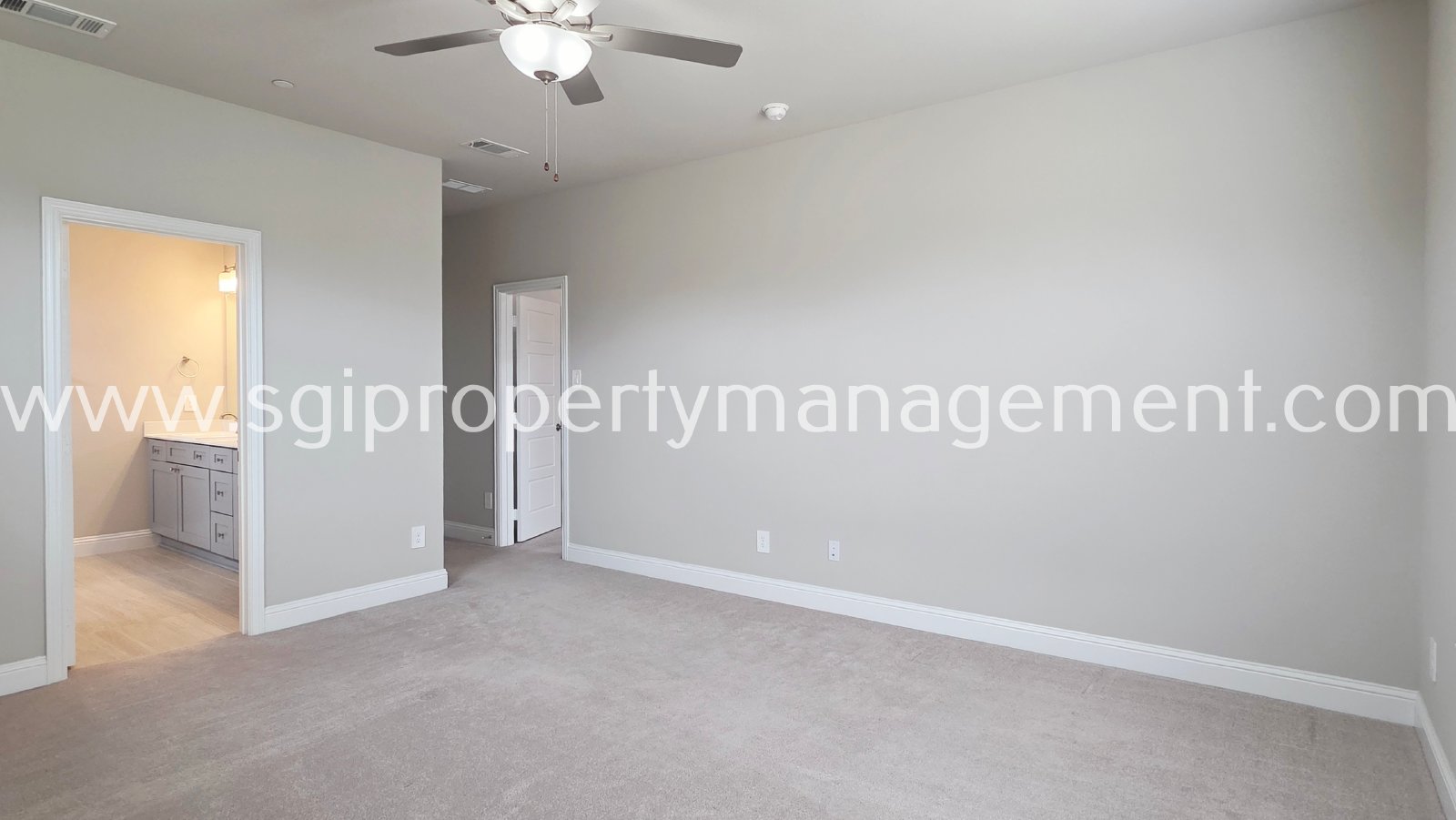 Gorgeous townhome ready for move in property image