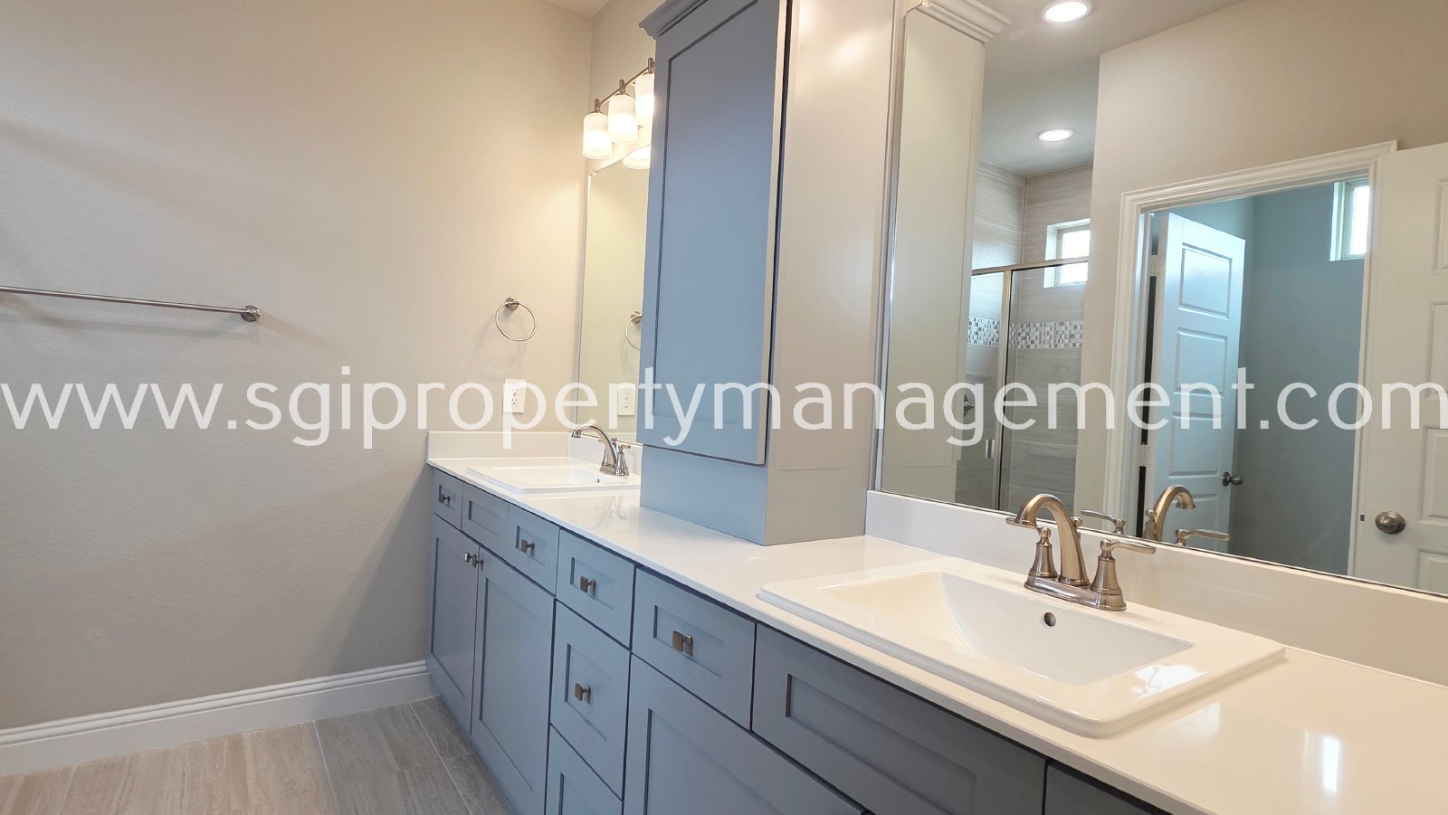 Gorgeous townhome ready for move in property image