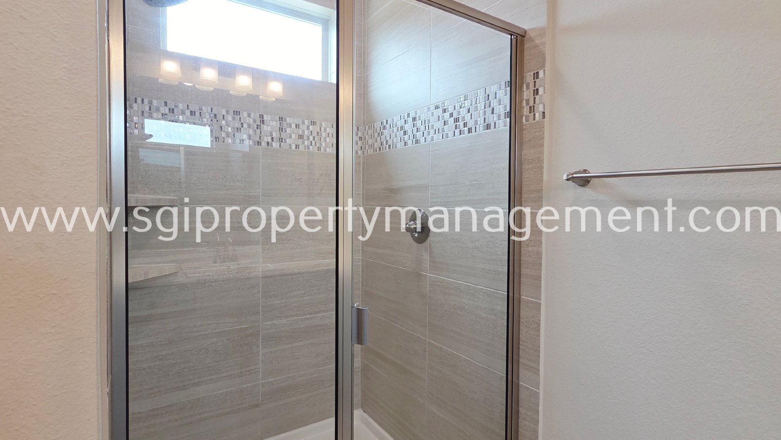 Gorgeous townhome ready for move in property image