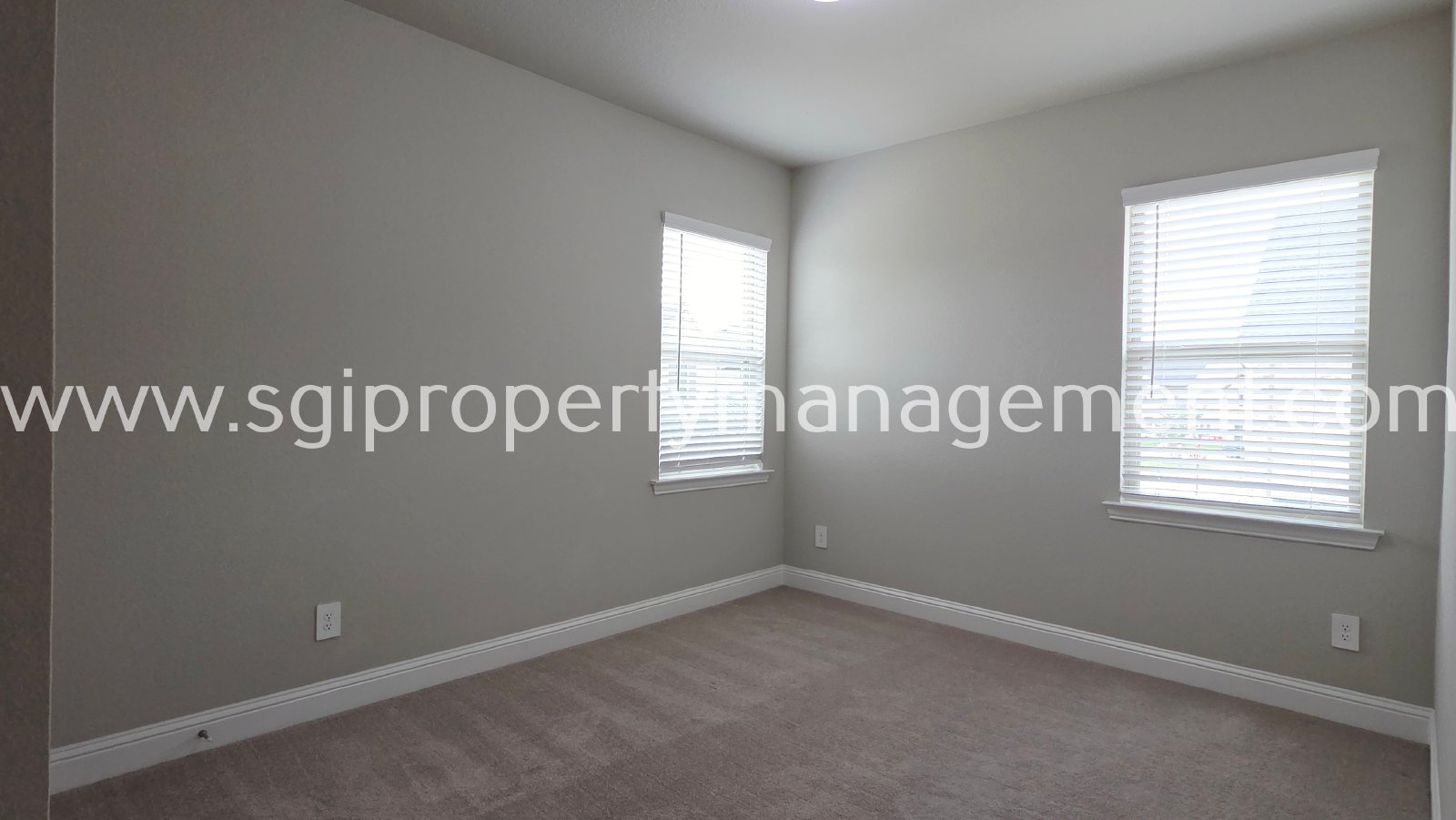 Gorgeous townhome ready for move in property image