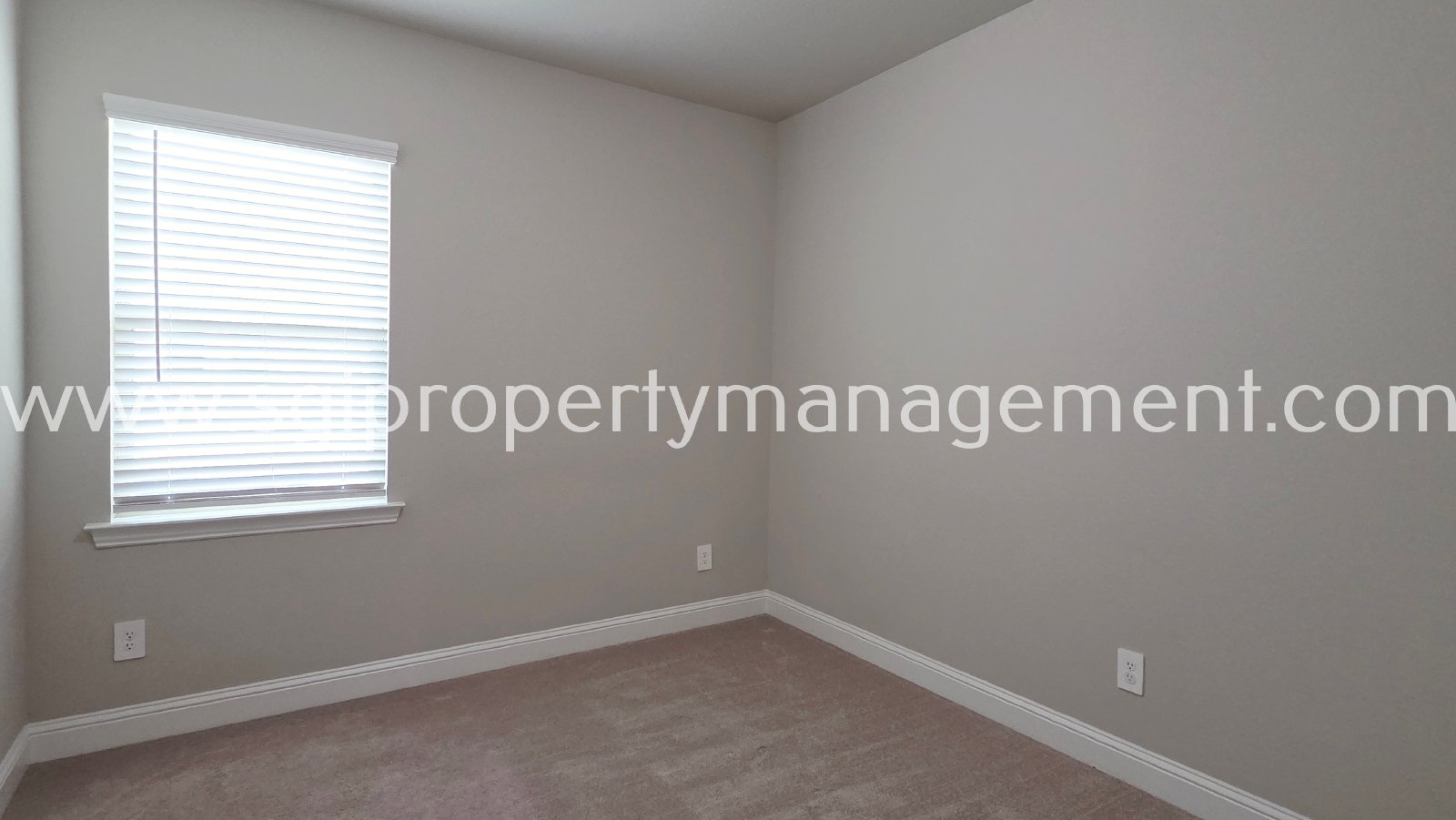 Gorgeous townhome ready for move in property image