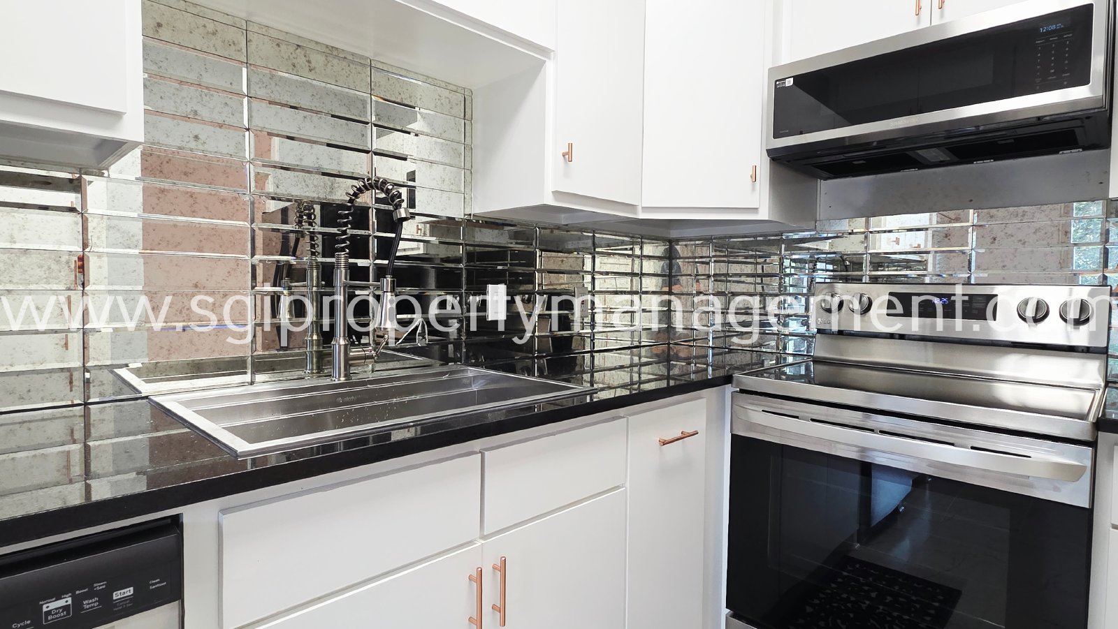 Gorgeous condo ready for move in property image