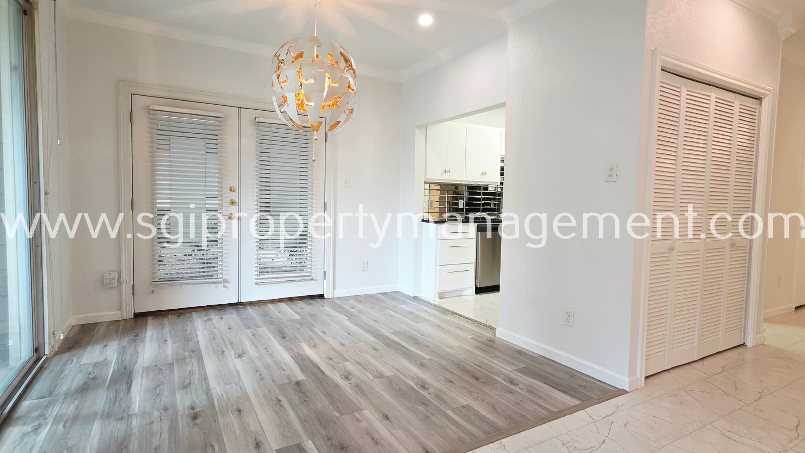 Gorgeous condo ready for move in property image