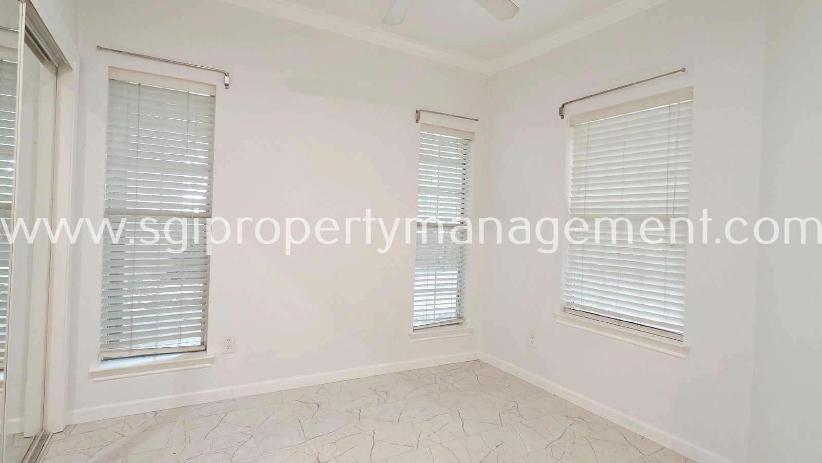Gorgeous condo ready for move in property image