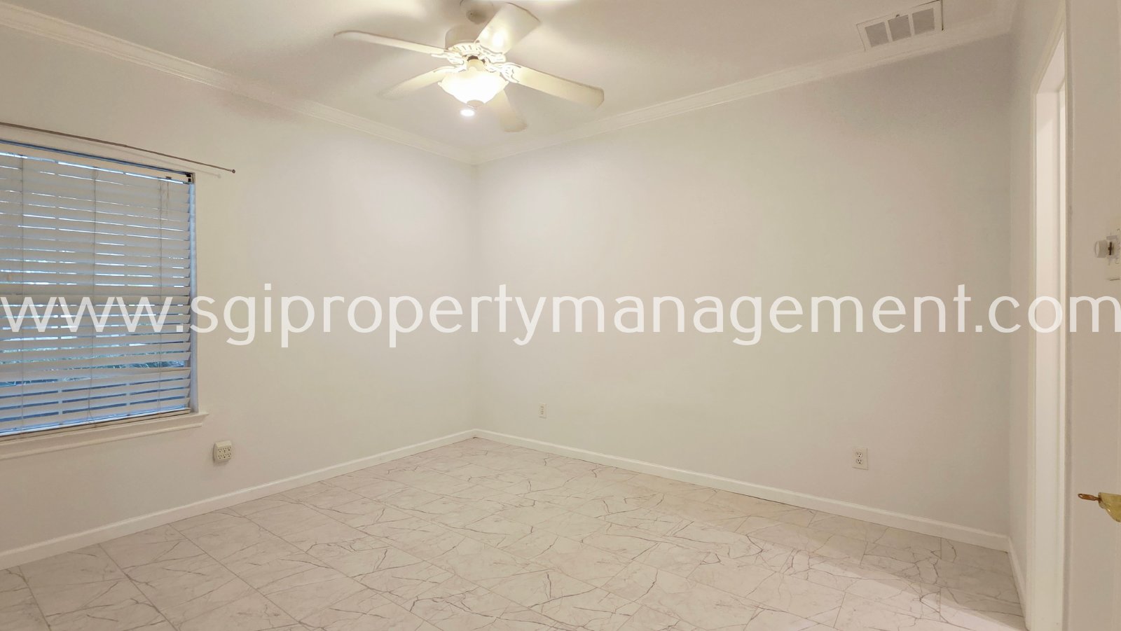 Gorgeous condo ready for move in property image