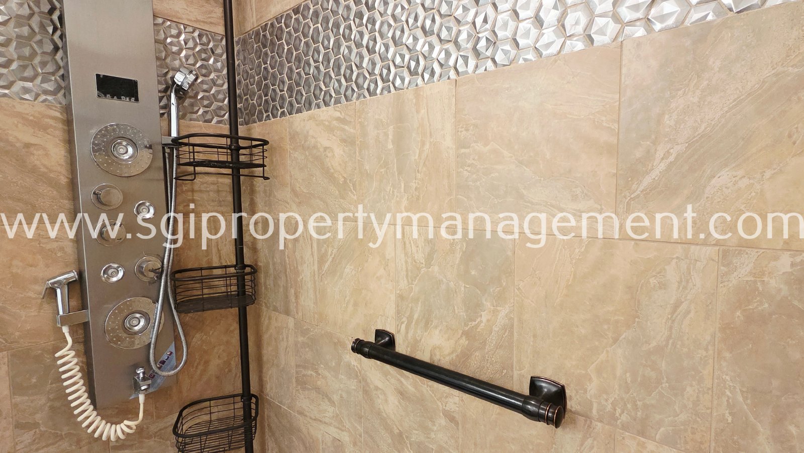 Gorgeous condo ready for move in property image