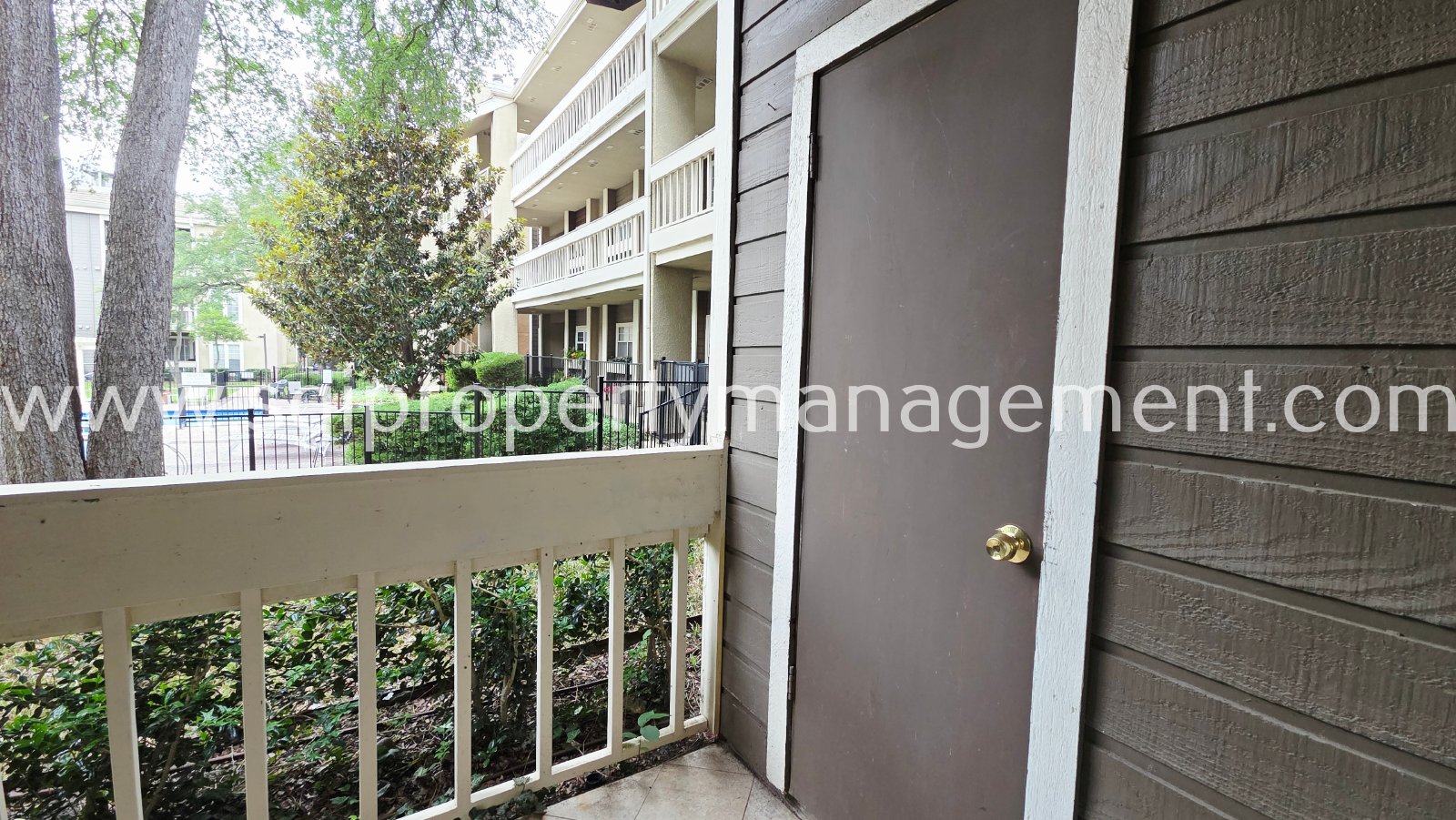 Gorgeous condo ready for move in property image