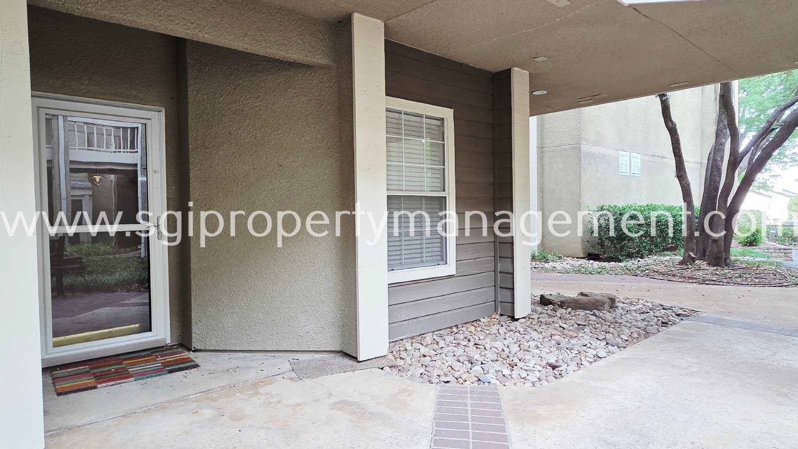 Gorgeous condo ready for move in property image