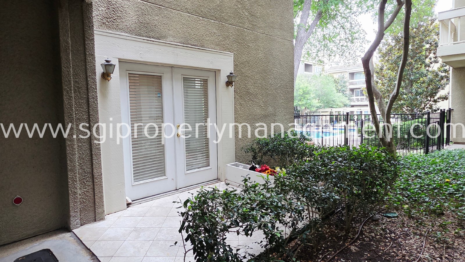 Gorgeous condo ready for move in property image