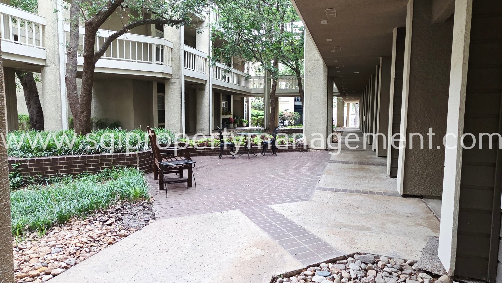 Gorgeous condo ready for move in property image