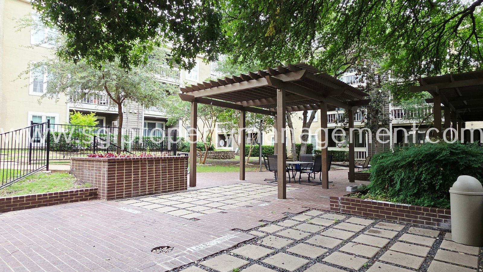 Gorgeous condo ready for move in property image