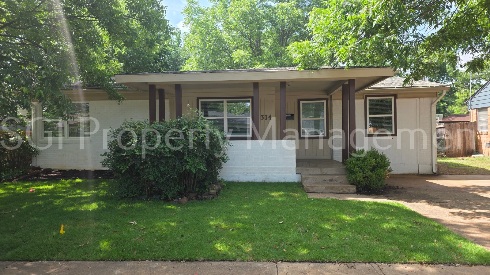 Charming home ready for move in property image