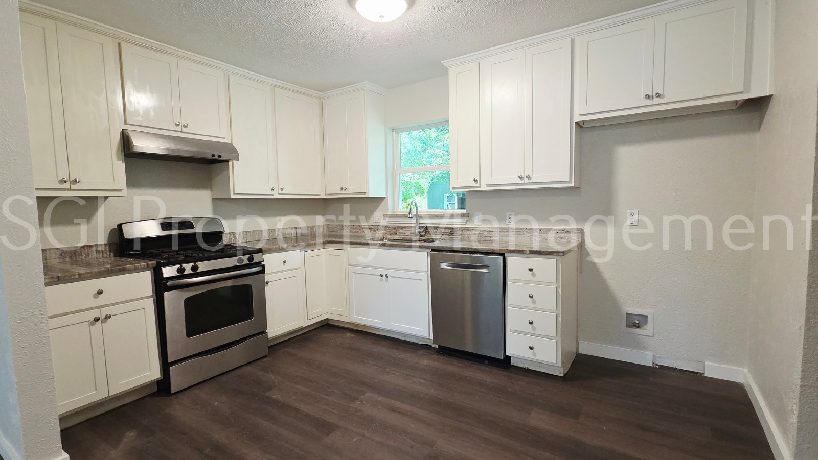Charming home ready for move in property image