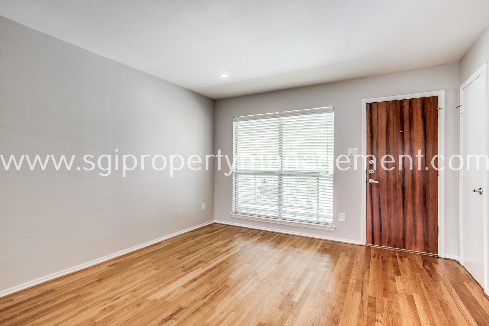 Amazing condo ready for move in property image