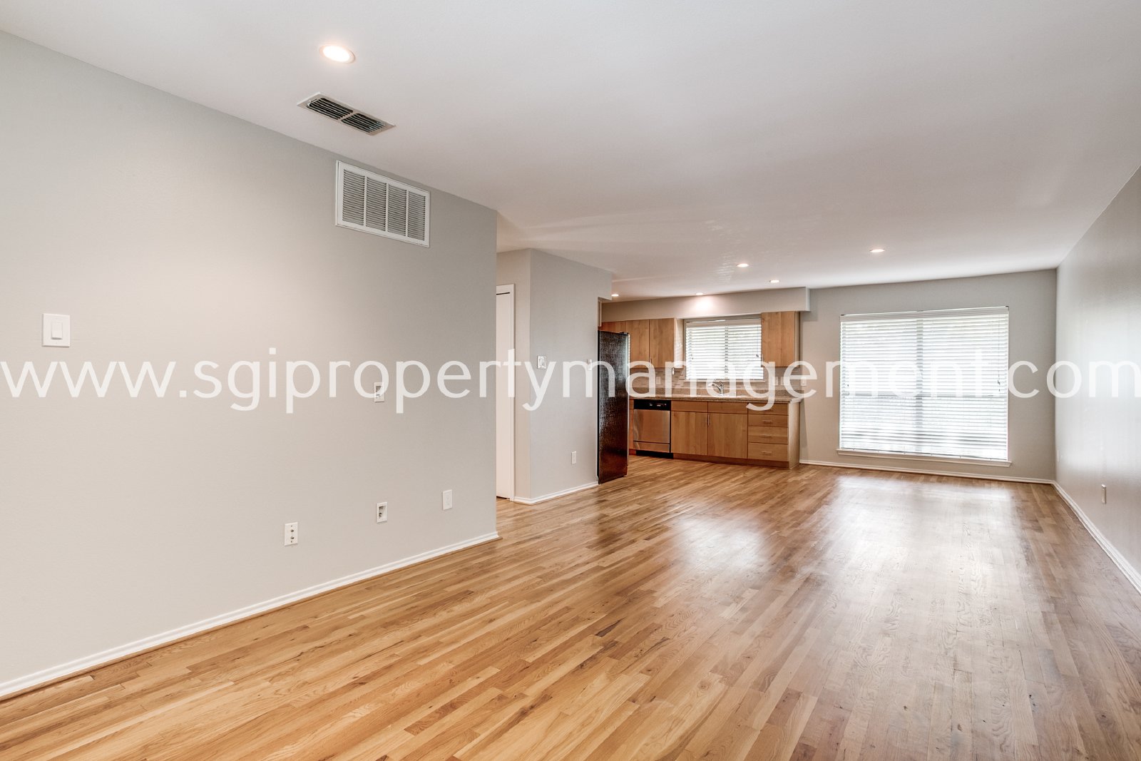 Amazing condo ready for move in property image