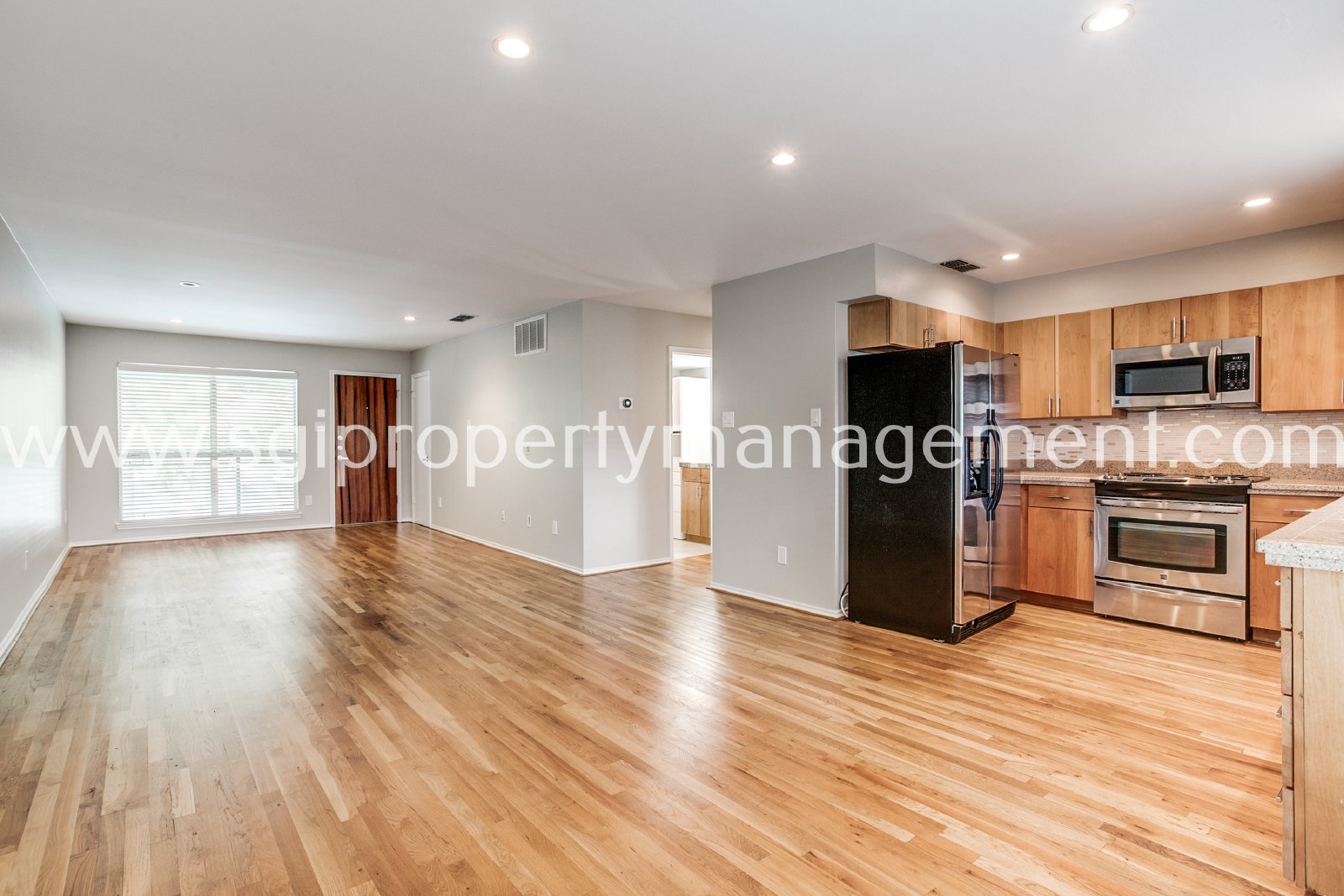 Amazing condo ready for move in property image