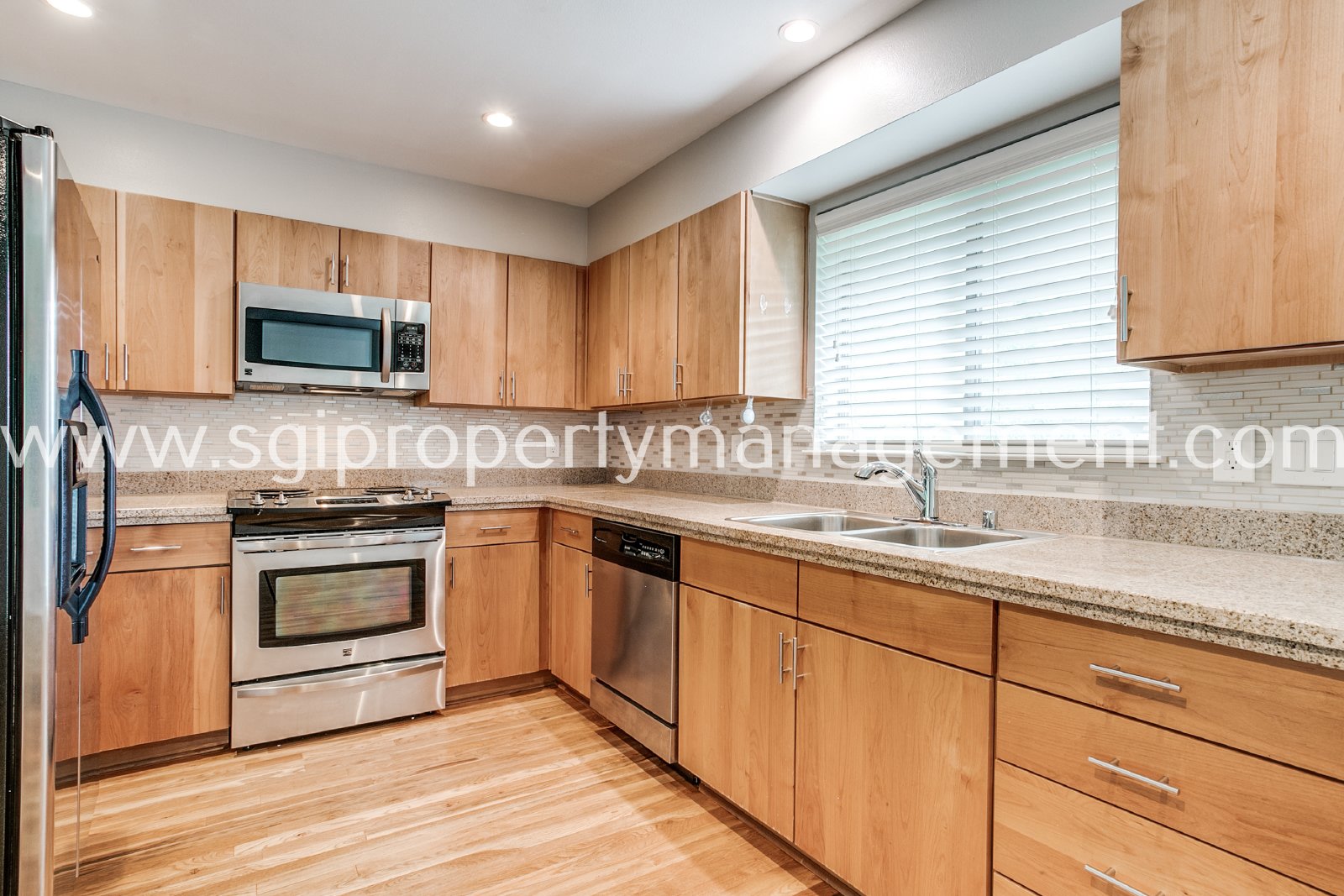 Amazing condo ready for move in property image