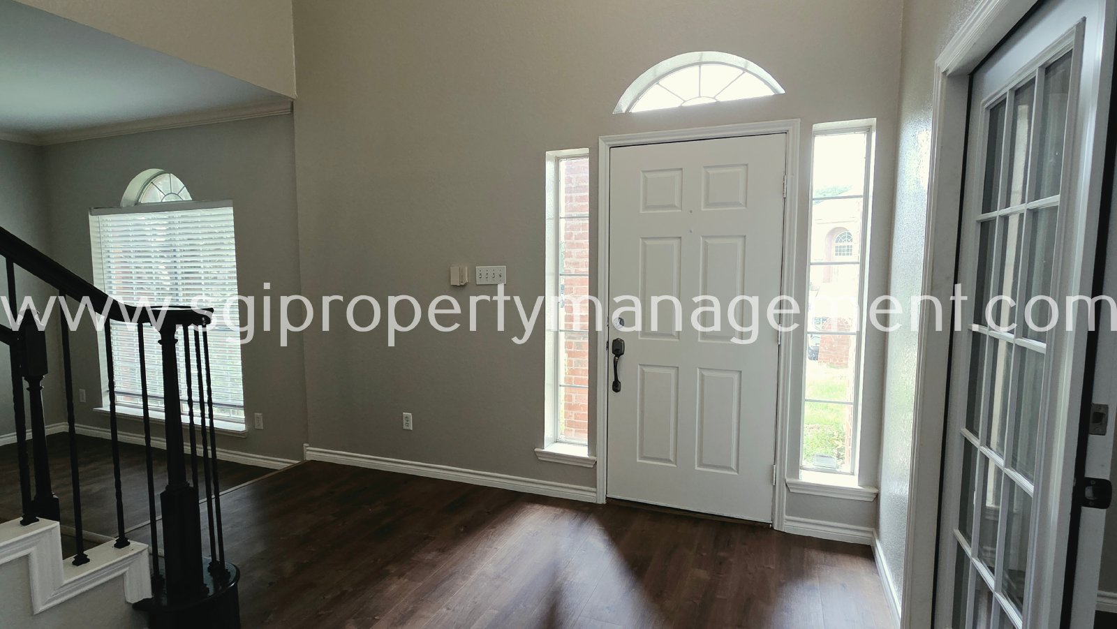 Gorgeous updated home ready for move in property image