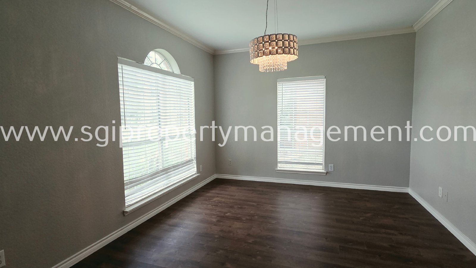 Gorgeous updated home ready for move in property image