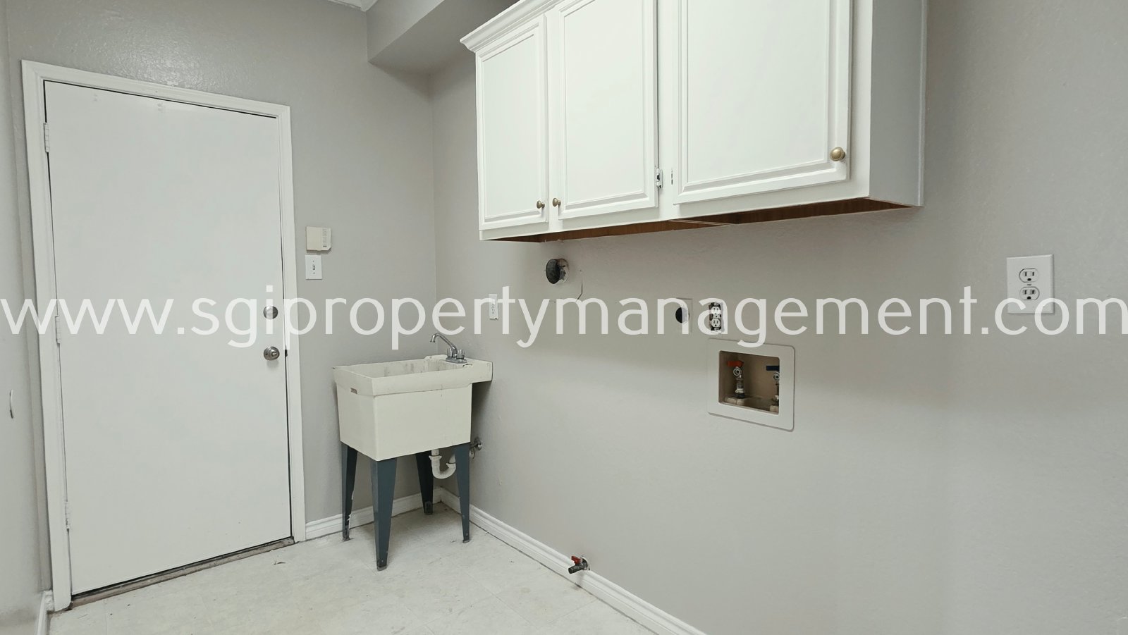 Gorgeous updated home ready for move in property image