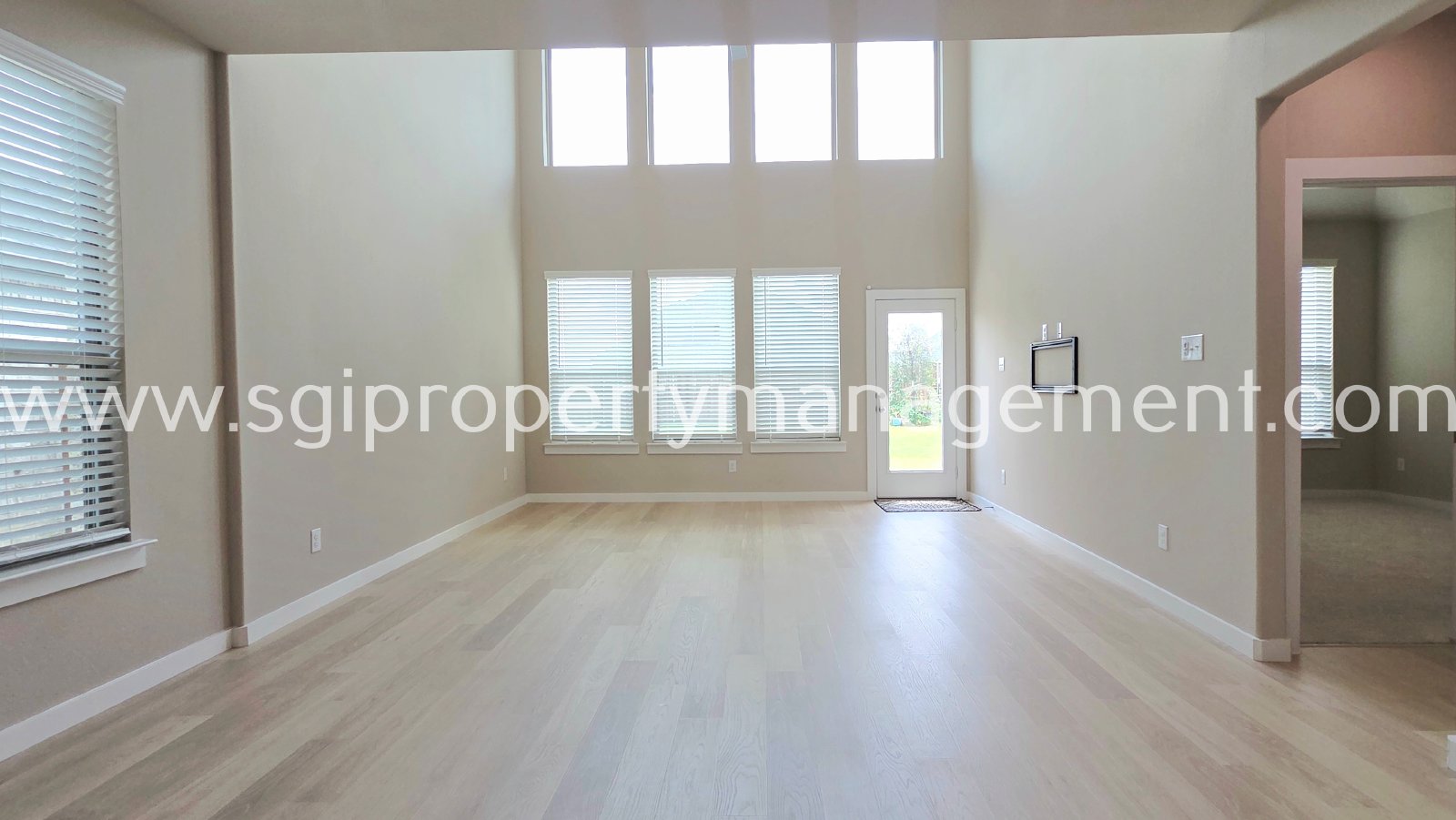 Modern 4 bedroom 2.5 bath! property image