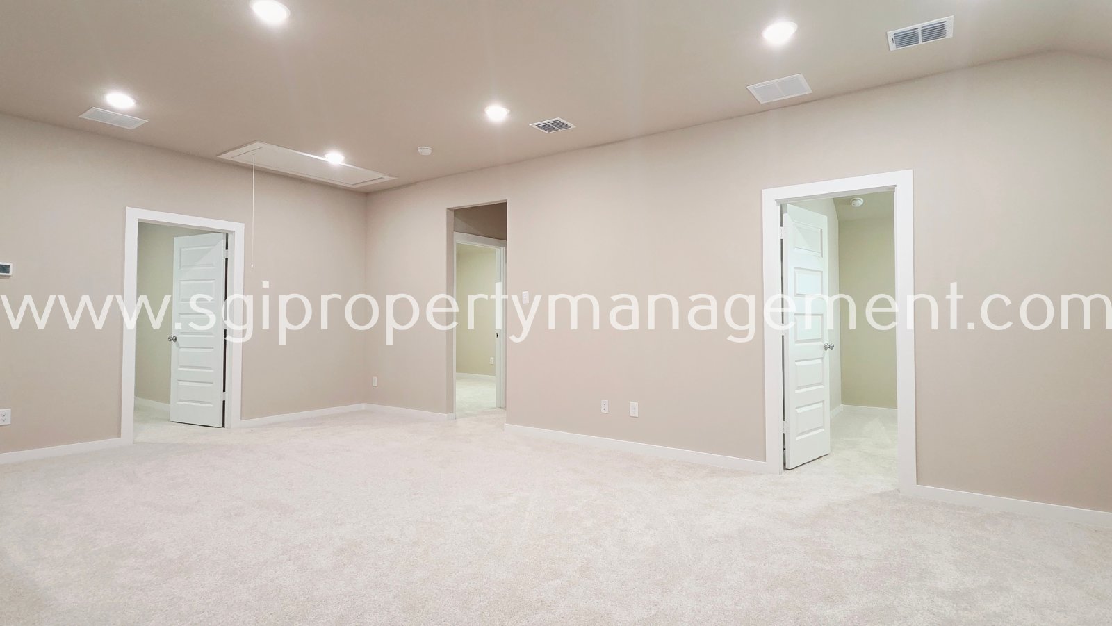 Modern 4 bedroom 2.5 bath! property image