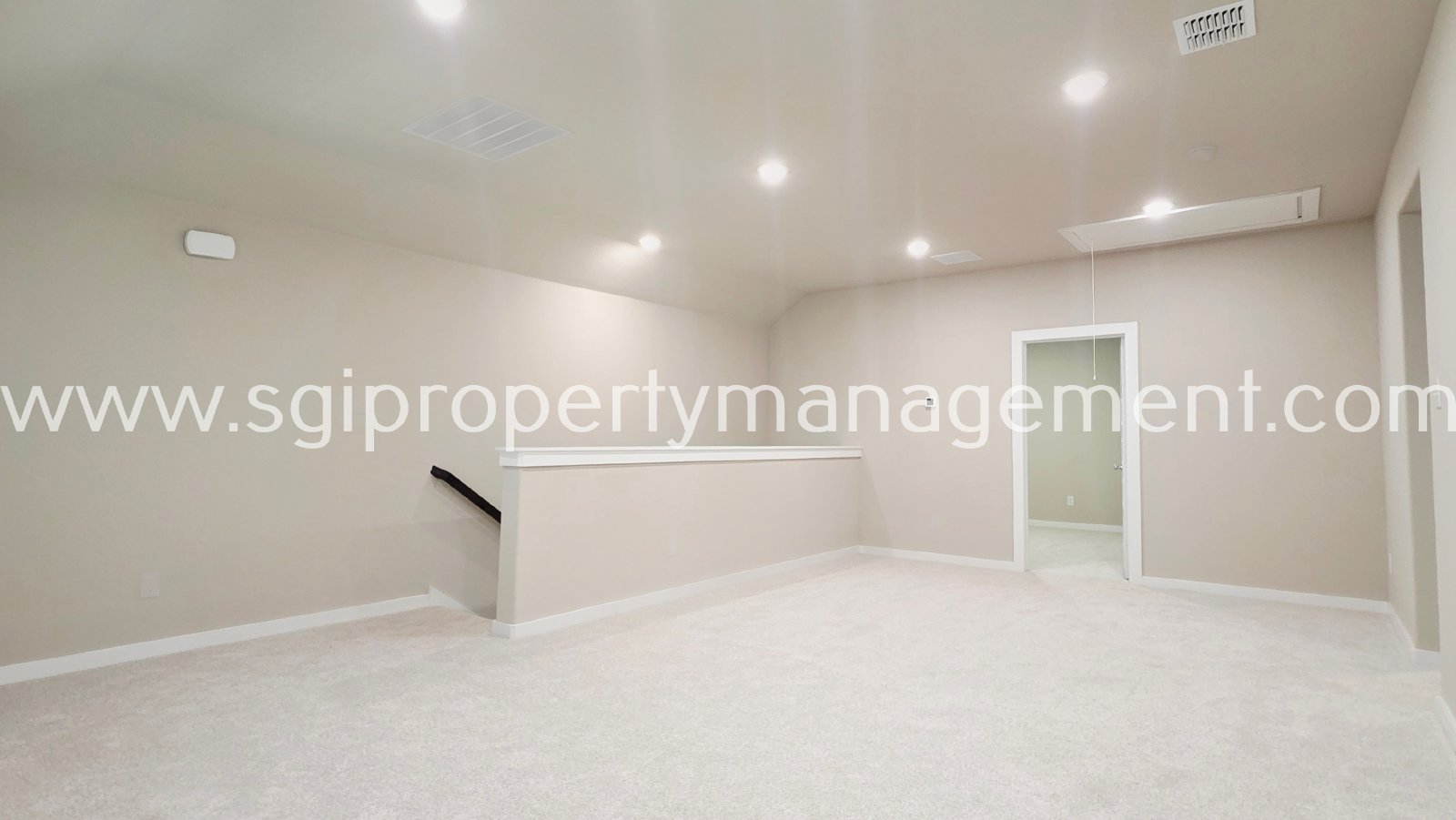 Modern 4 bedroom 2.5 bath! property image