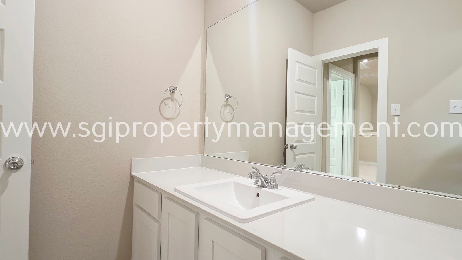 Modern 4 bedroom 2.5 bath! property image