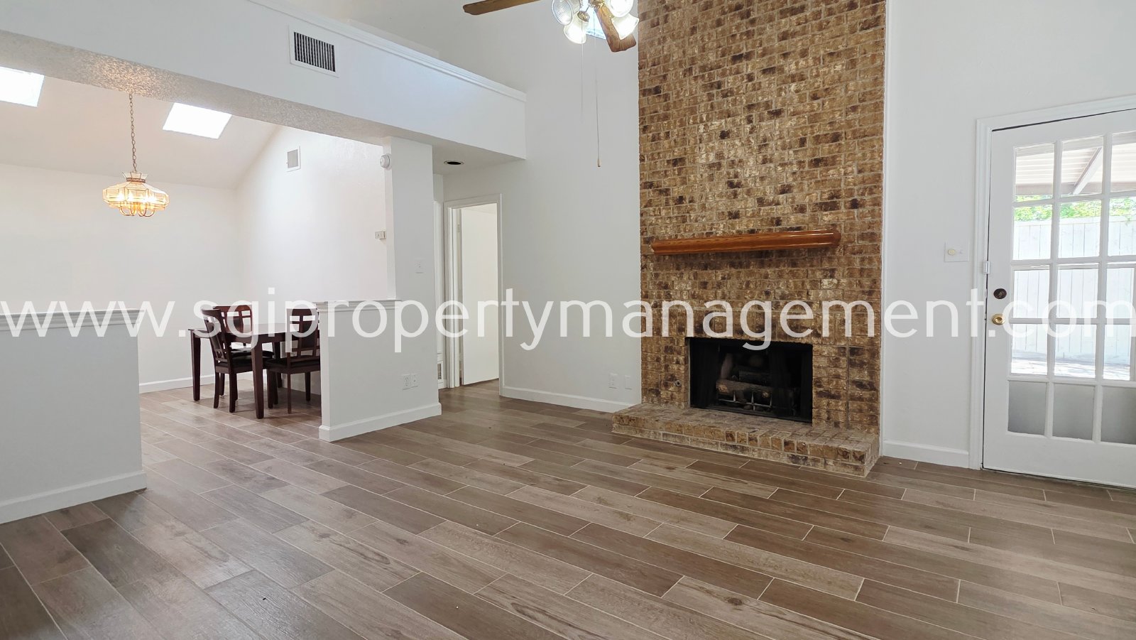 Inviting 2-bedroom 2-bath! property image