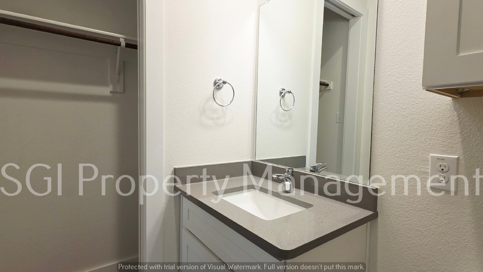 13222 Bee St property image