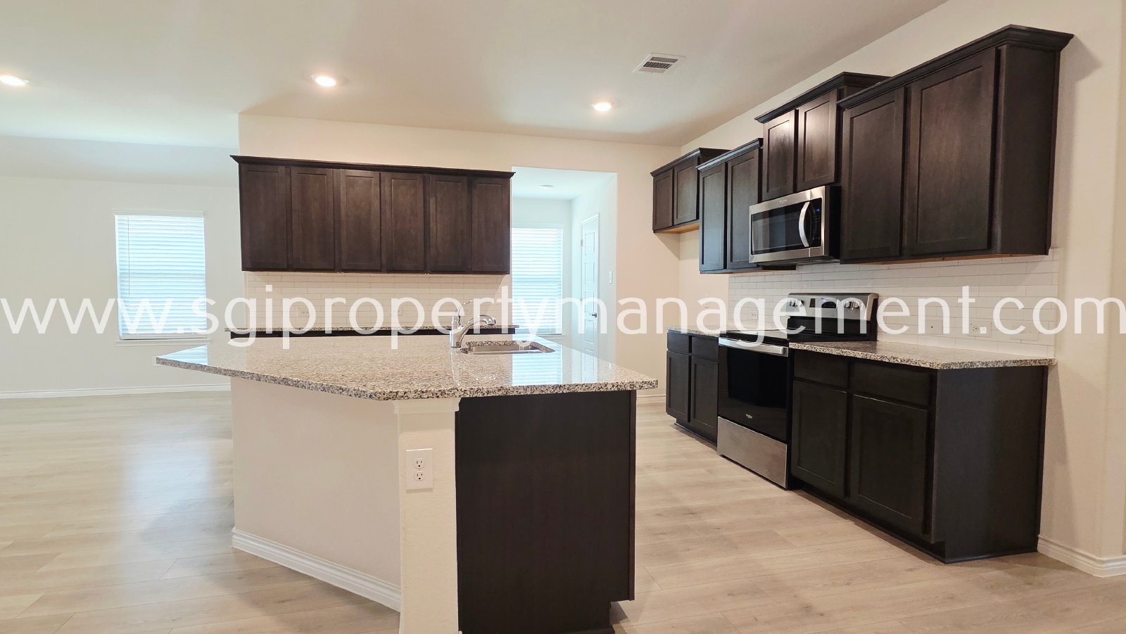 Beautiful updated 4 bedroom Royse City home property image