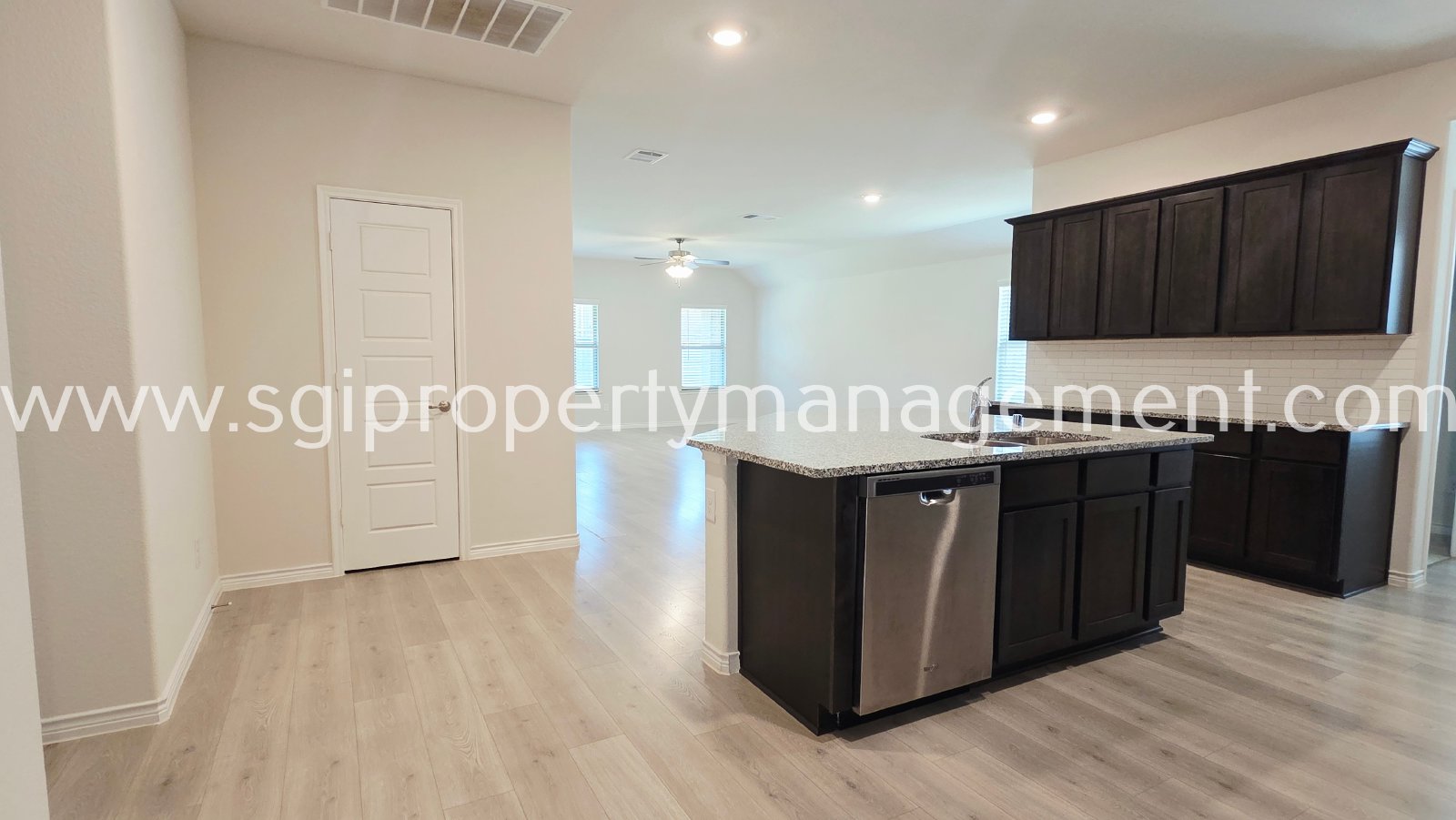 Beautiful updated 4 bedroom Royse City home property image