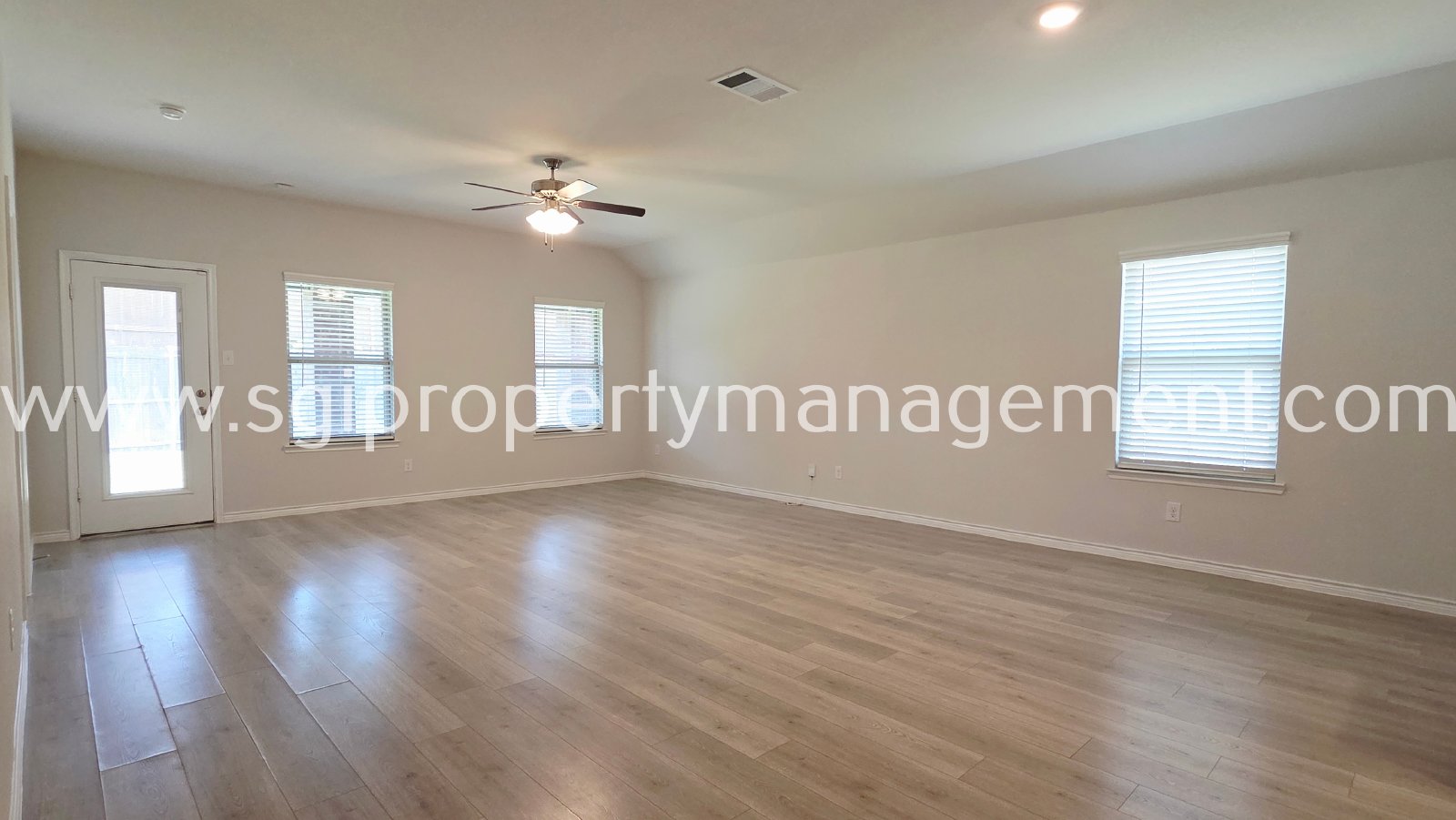 Beautiful updated 4 bedroom Royse City home property image