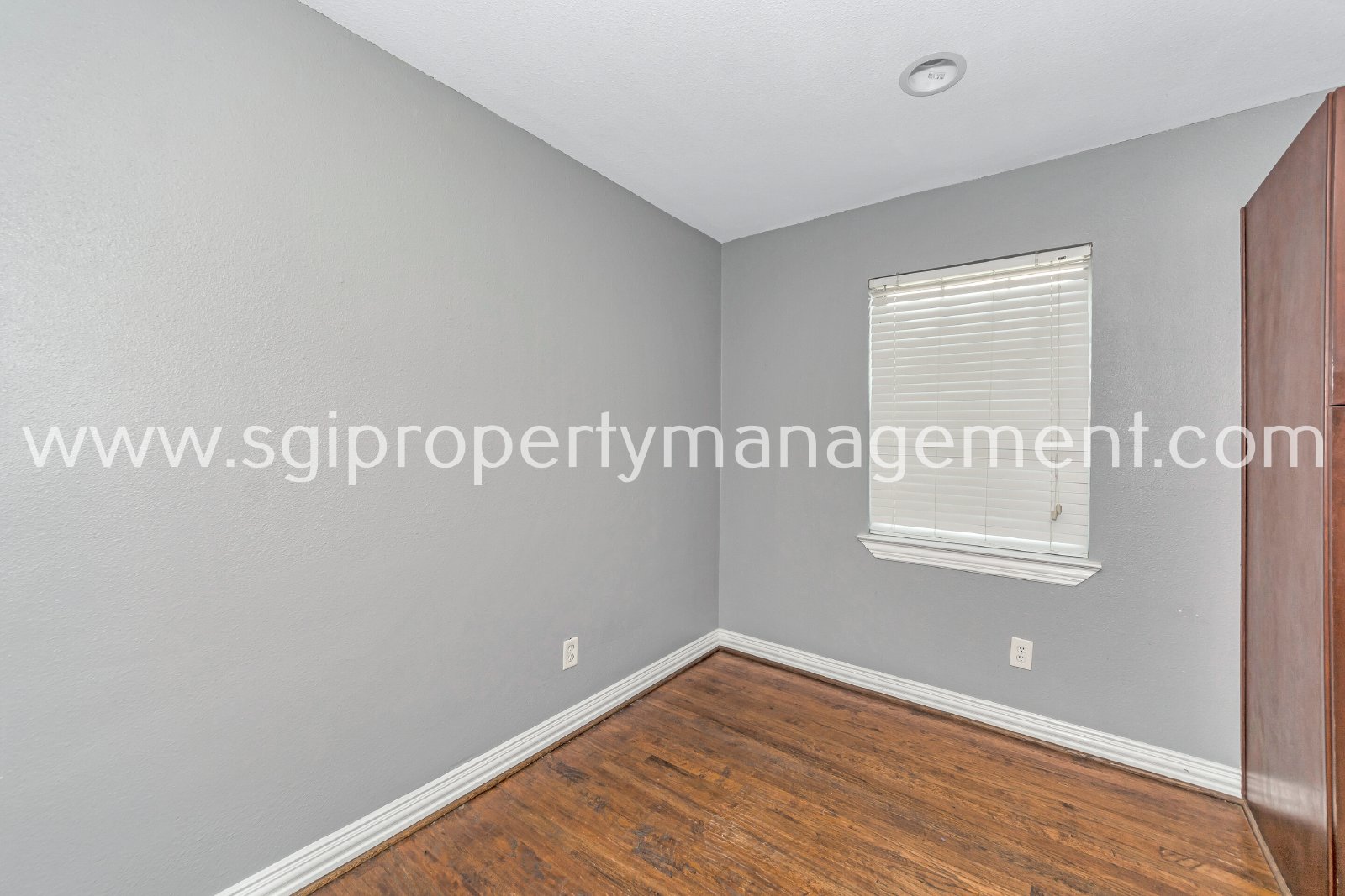 Beautifully Updated 2 Bed Ready For Immediate Occupancy! property image