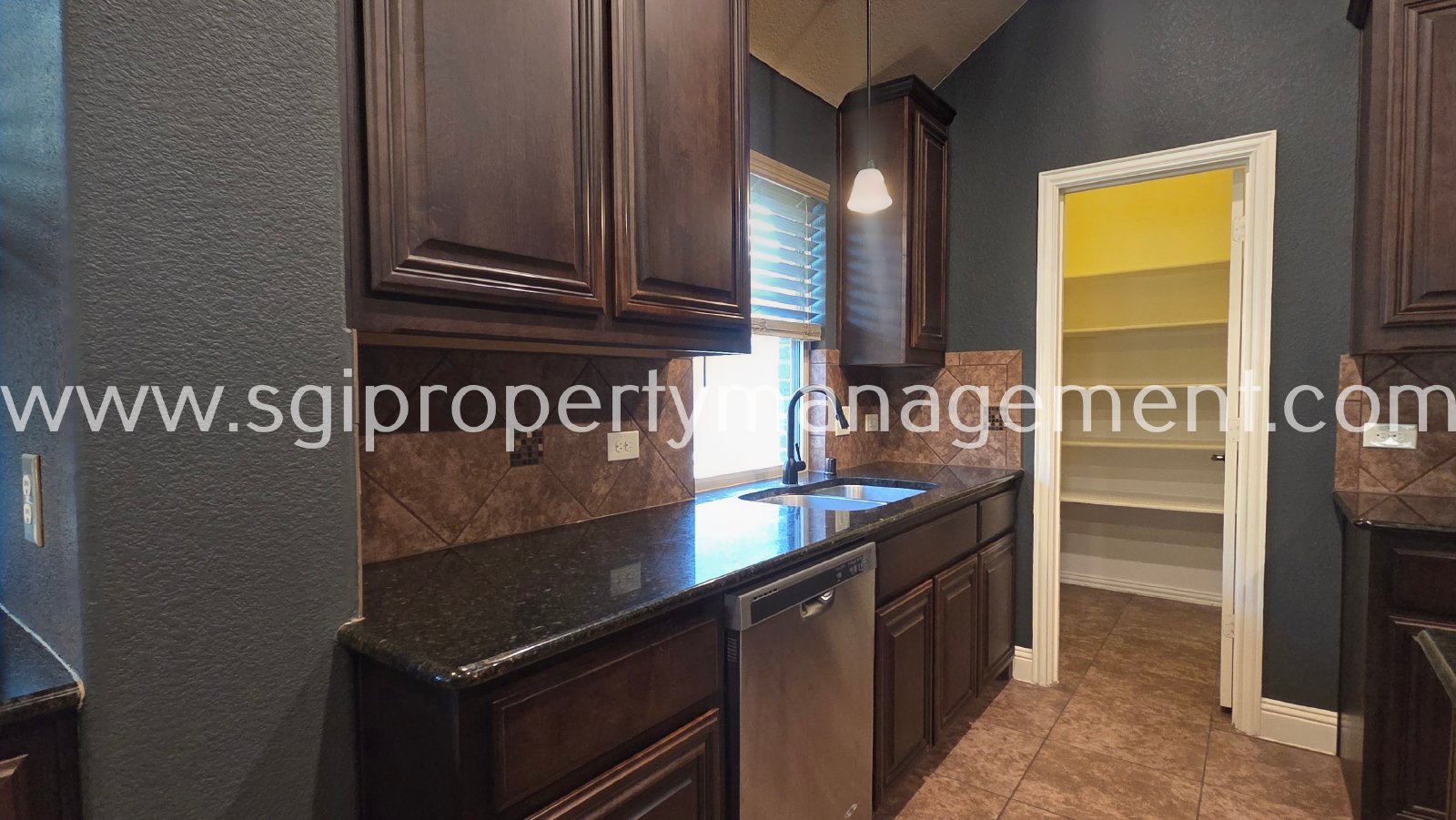 Pristine and Stunning 4 Bedroom! property image