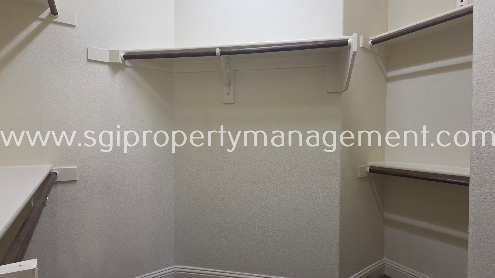 Pristine and Stunning 4 Bedroom! property image