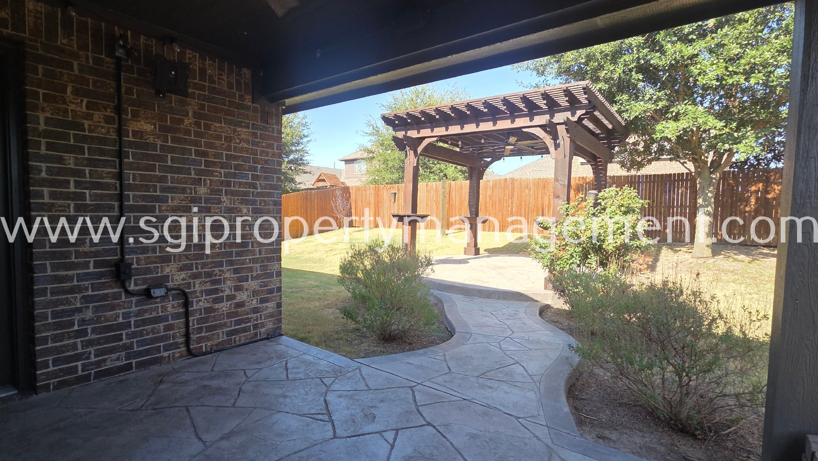 Pristine and Stunning 4 Bedroom! property image