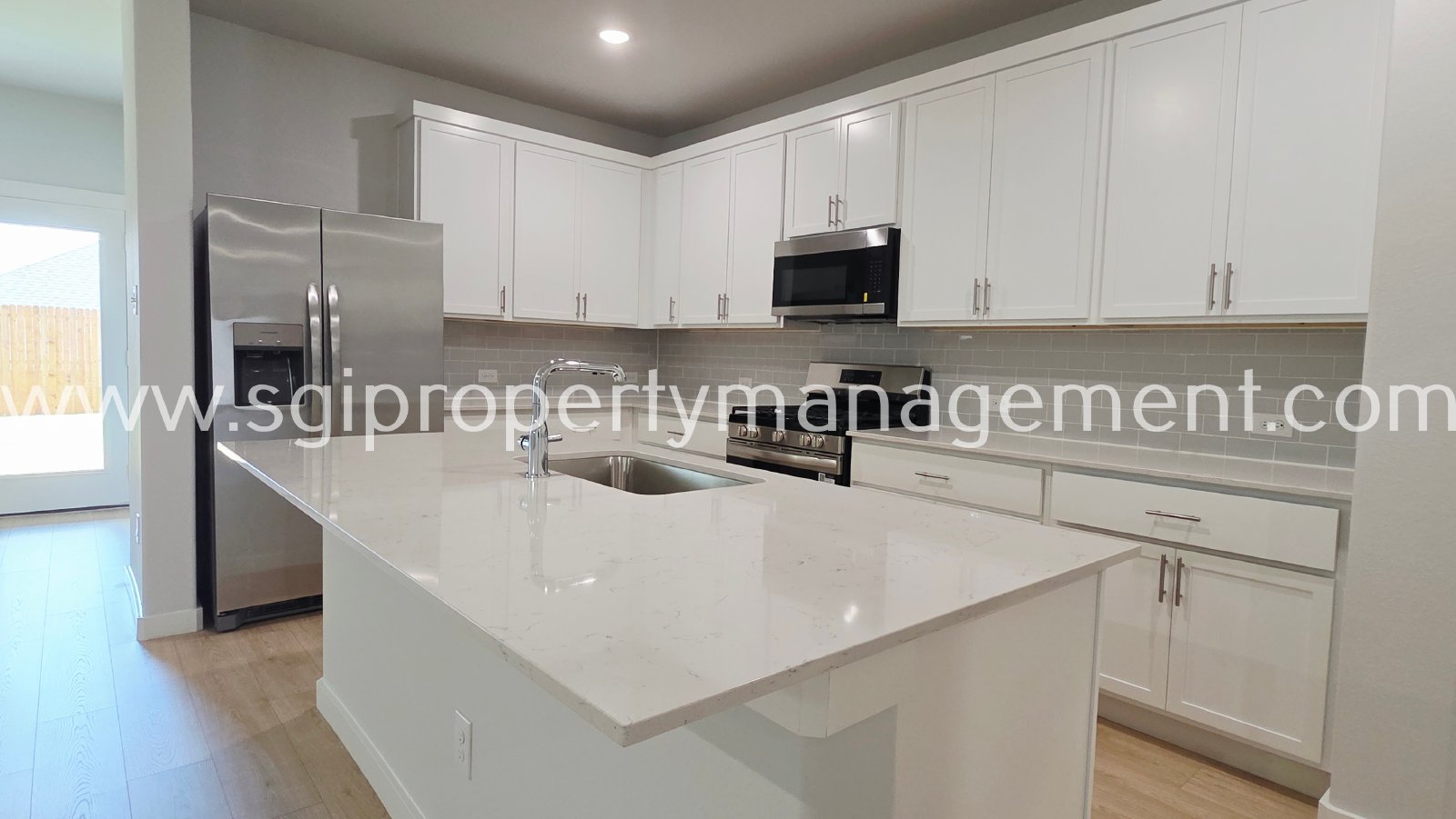 Gorgeous new build ready for move in property image